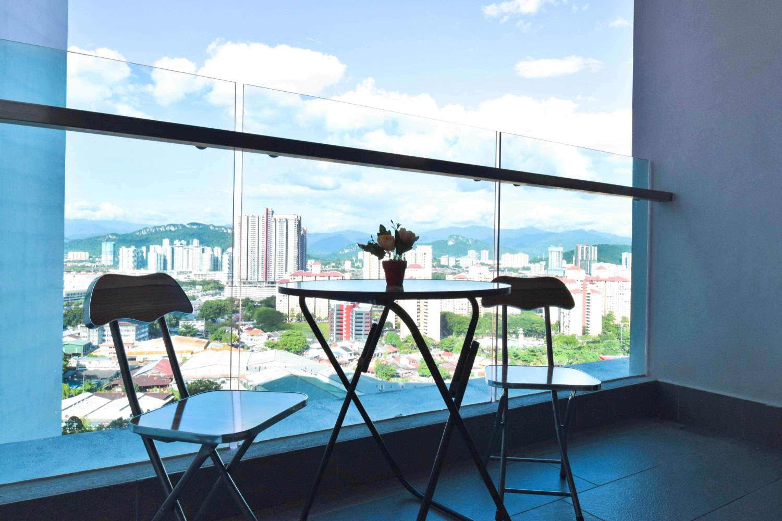 Beautiful Relaxing Home in SkyArena Ascenda (3-6pax)