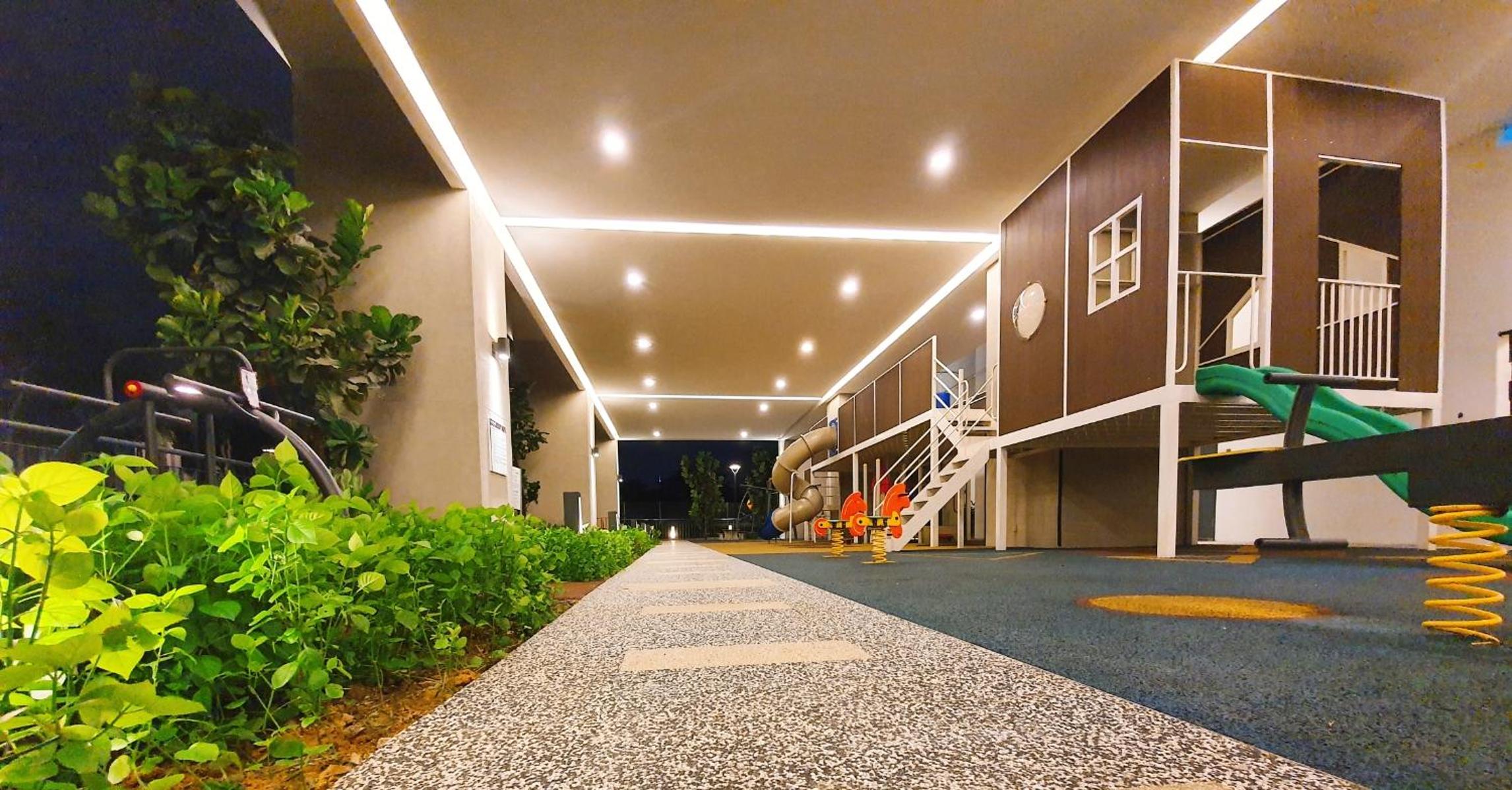 Beautiful Relaxing Home in SkyArena Ascenda (3-6pax)
