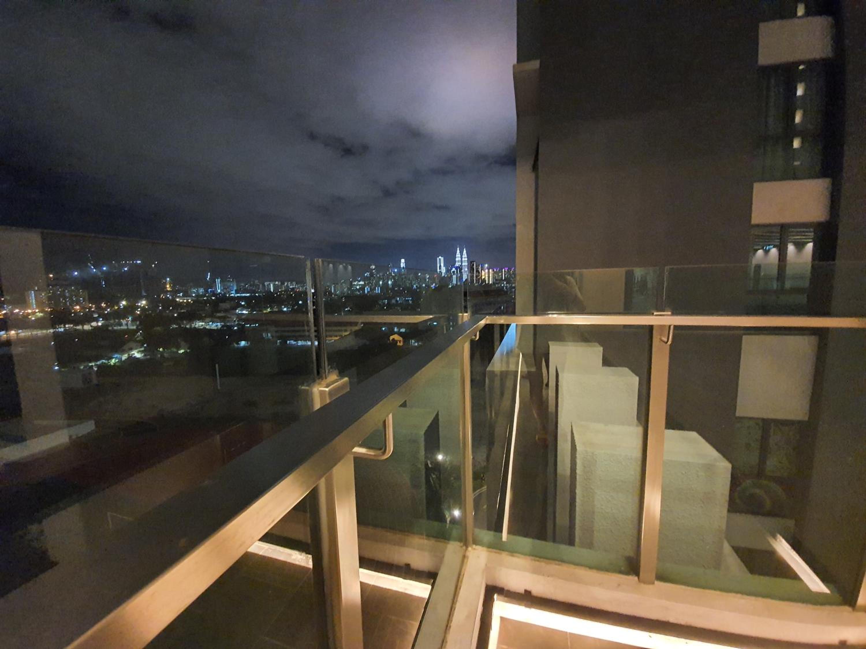 Beautiful Relaxing Home in SkyArena Ascenda (3-6pax)