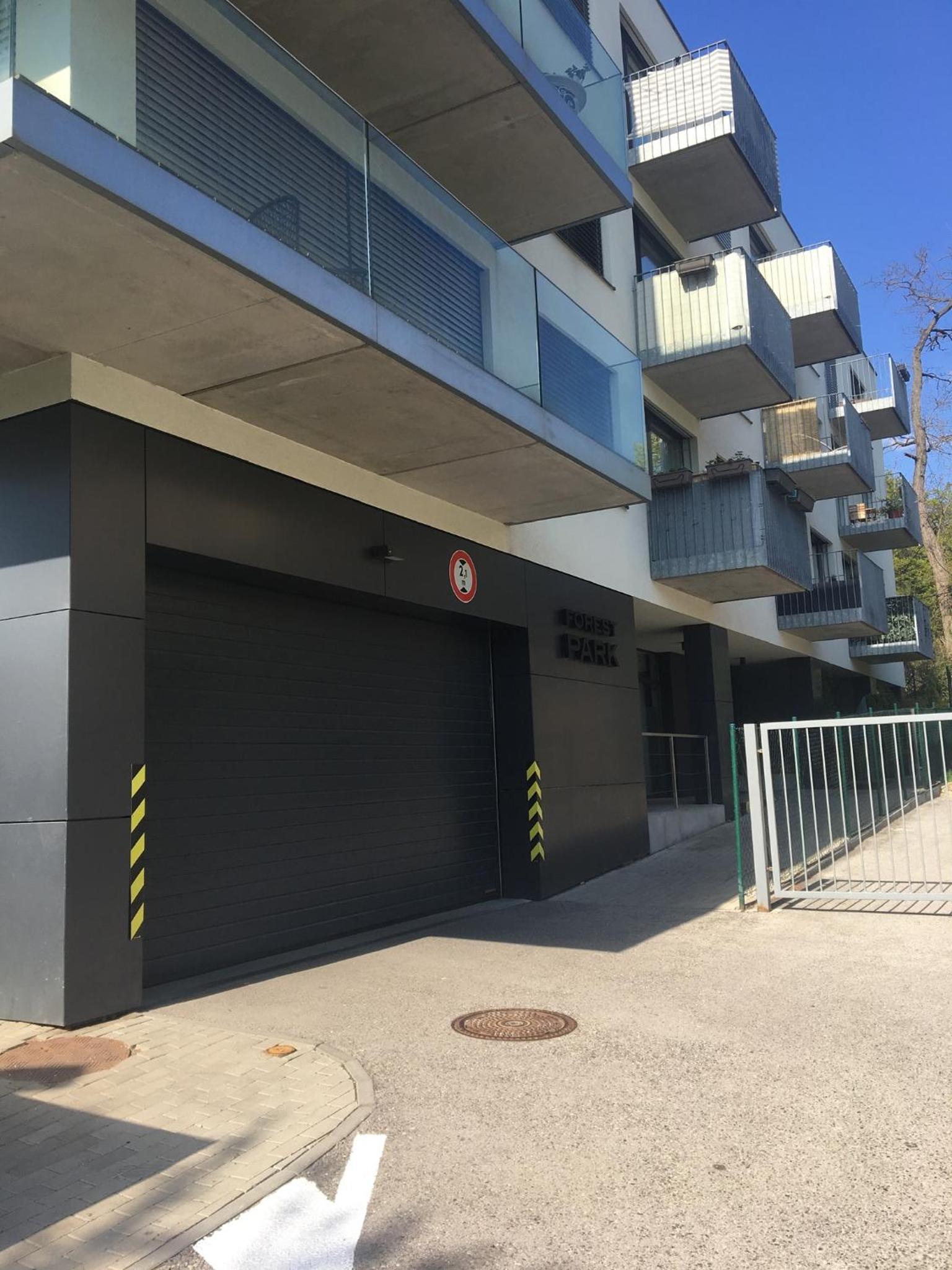 Forest Park by Zoom Apartments