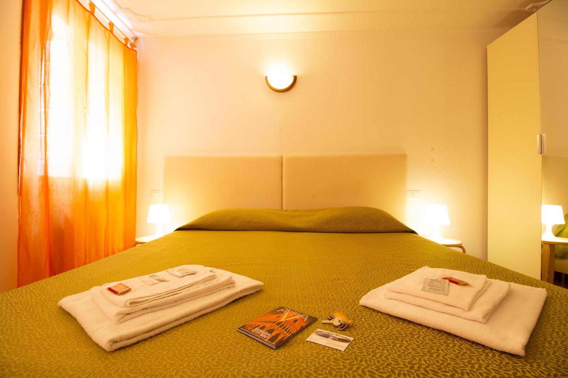 Veneziacentopercento Apartments & Rooms