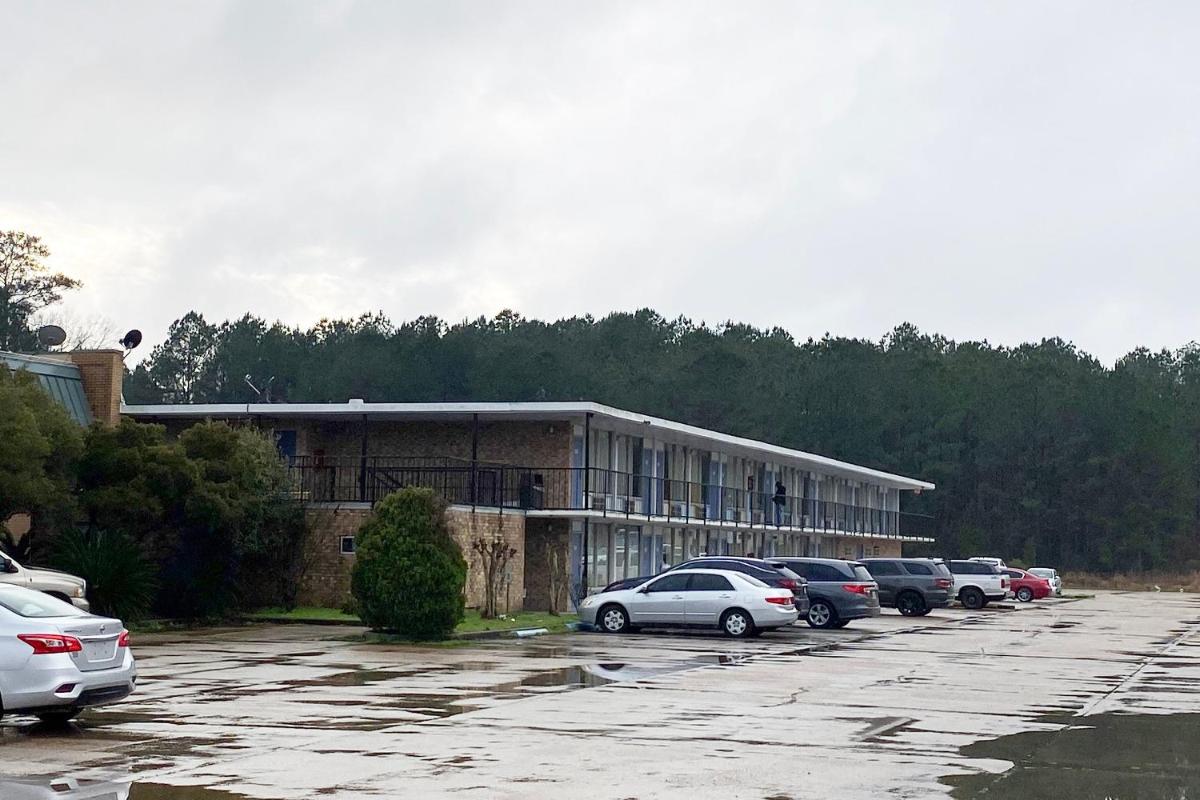 Leesville Vacations - Landmark Hotel - Property Image 2