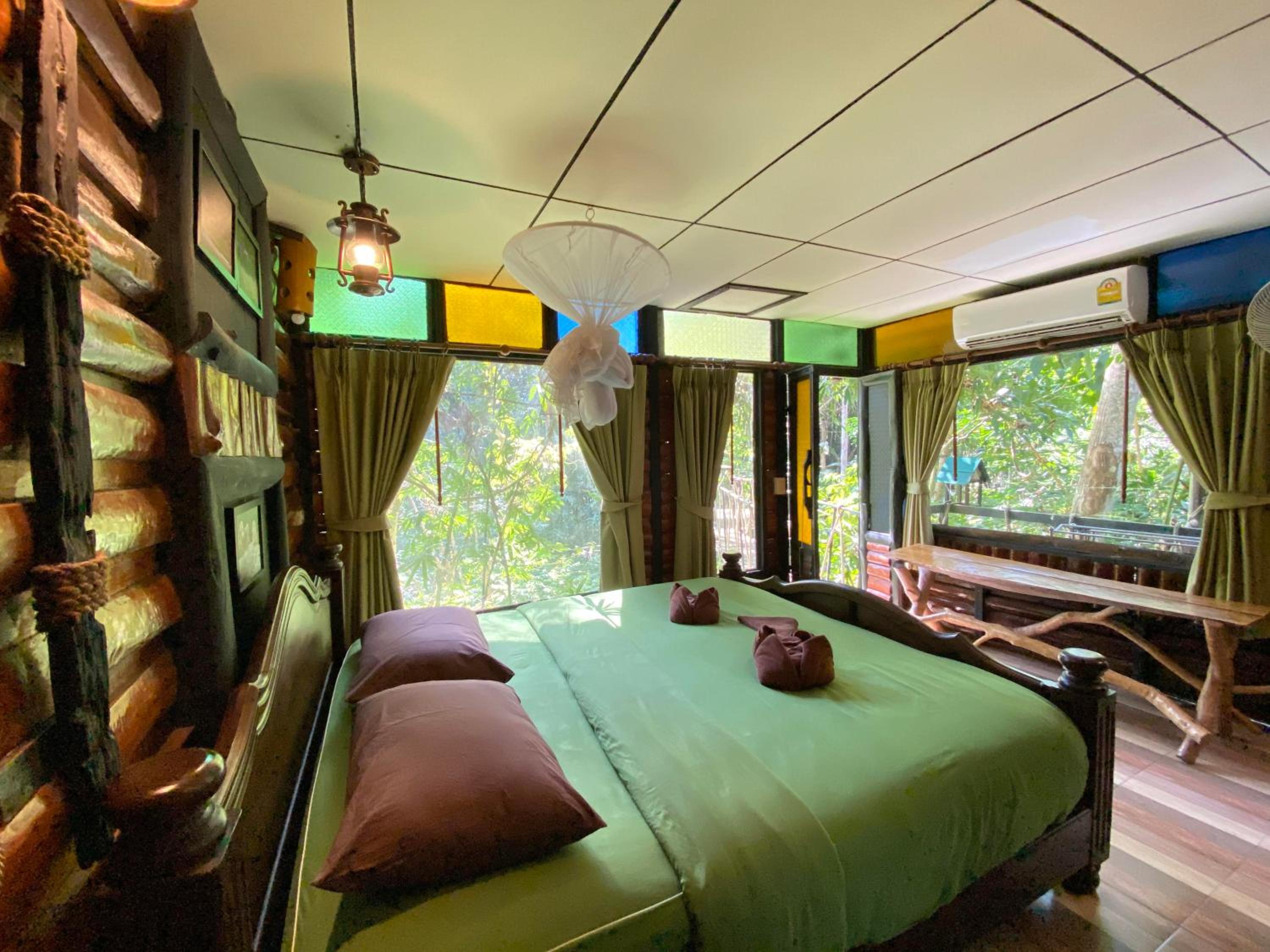 Khao Sok Tree House Resort