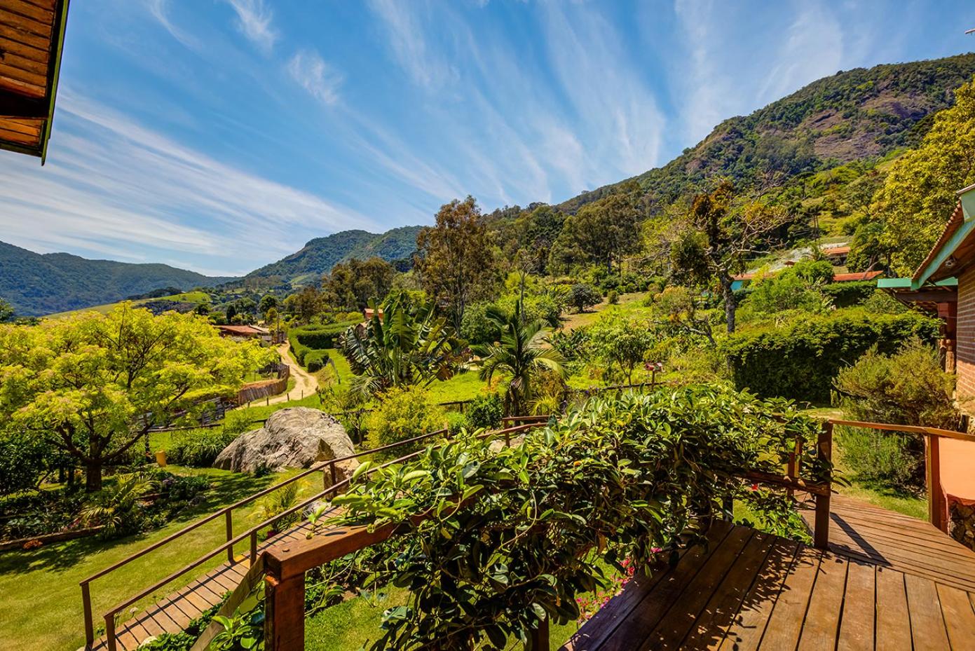 Hospedaria Estação Píccola No quintal da Pedra do Baú