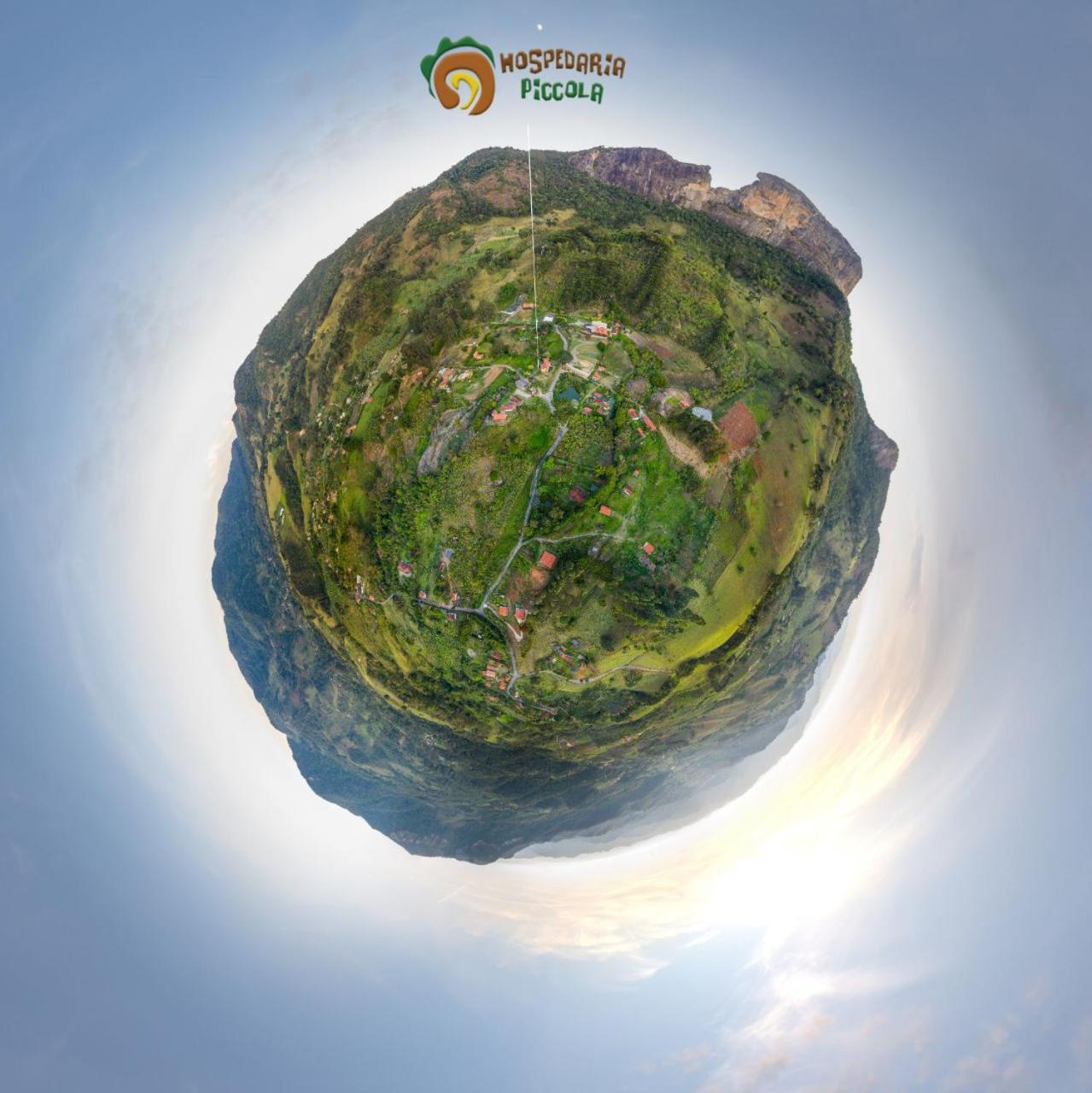 Hospedaria Estação Píccola No quintal da Pedra do Baú