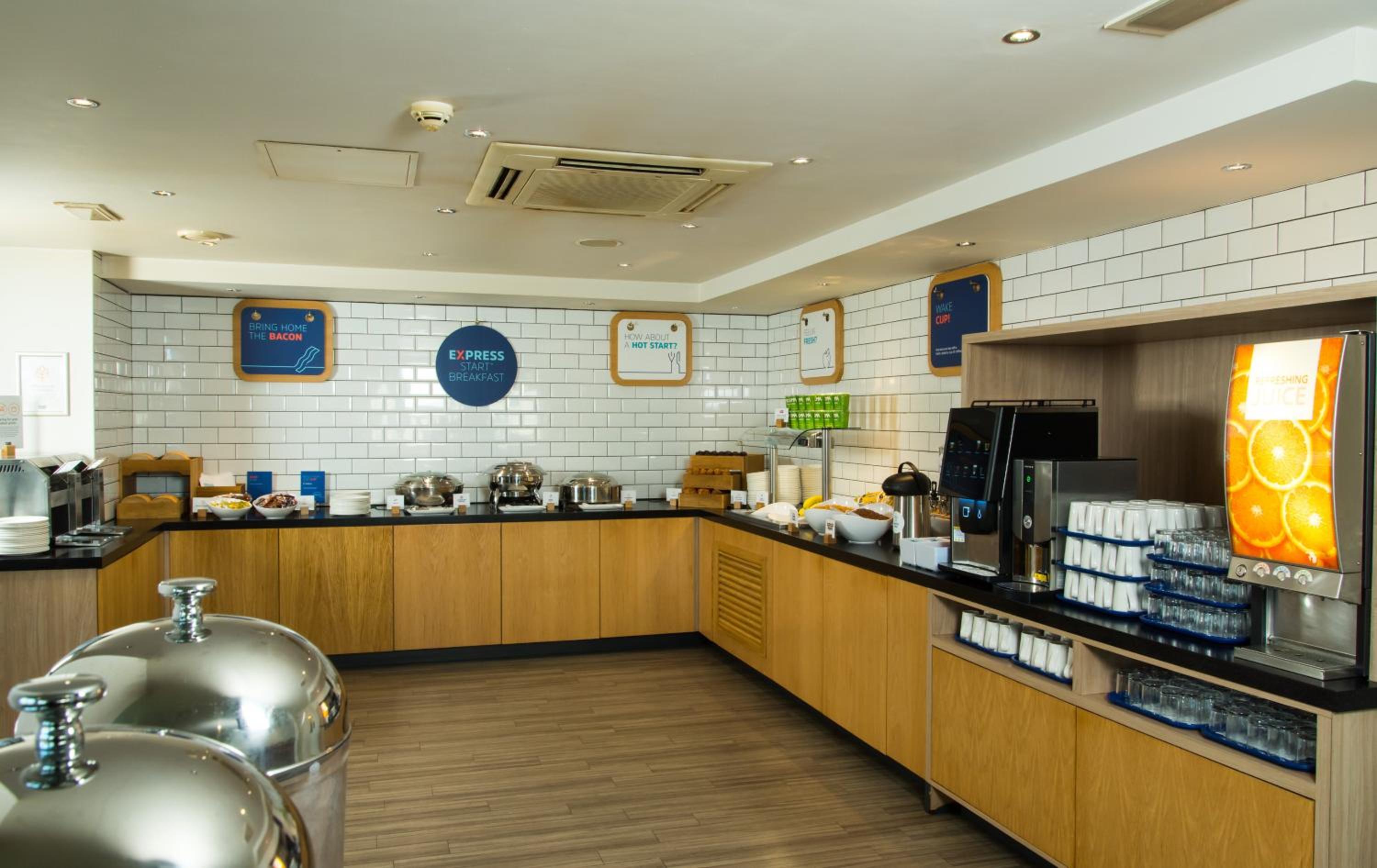 Holiday Inn Express Bath by IHG — photo 7