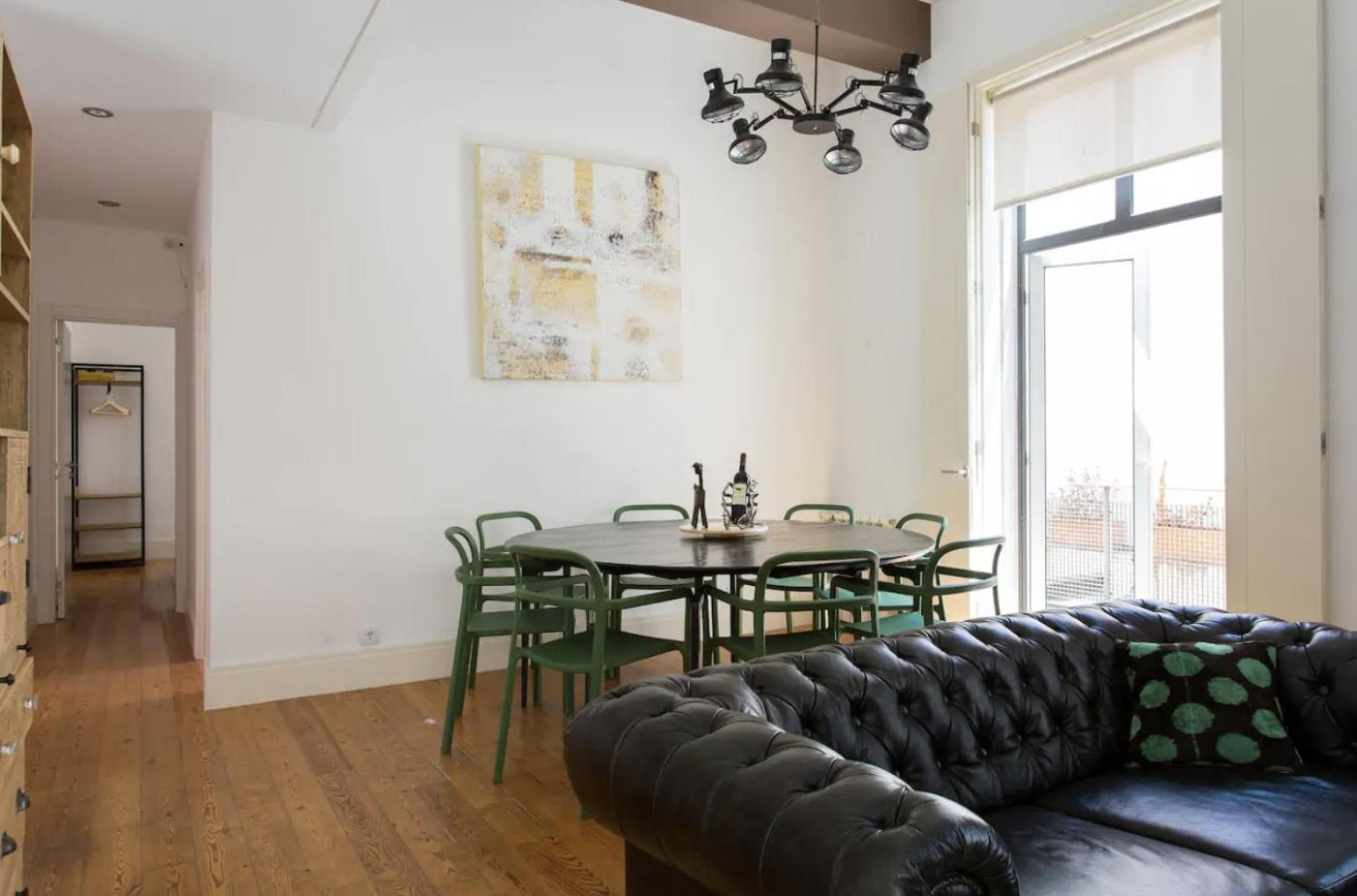 Beautiful 3-Story house in Chiado with a 40m² private terrace view 5
