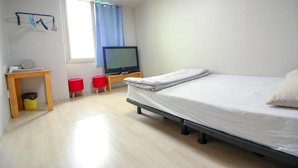 hotel room
