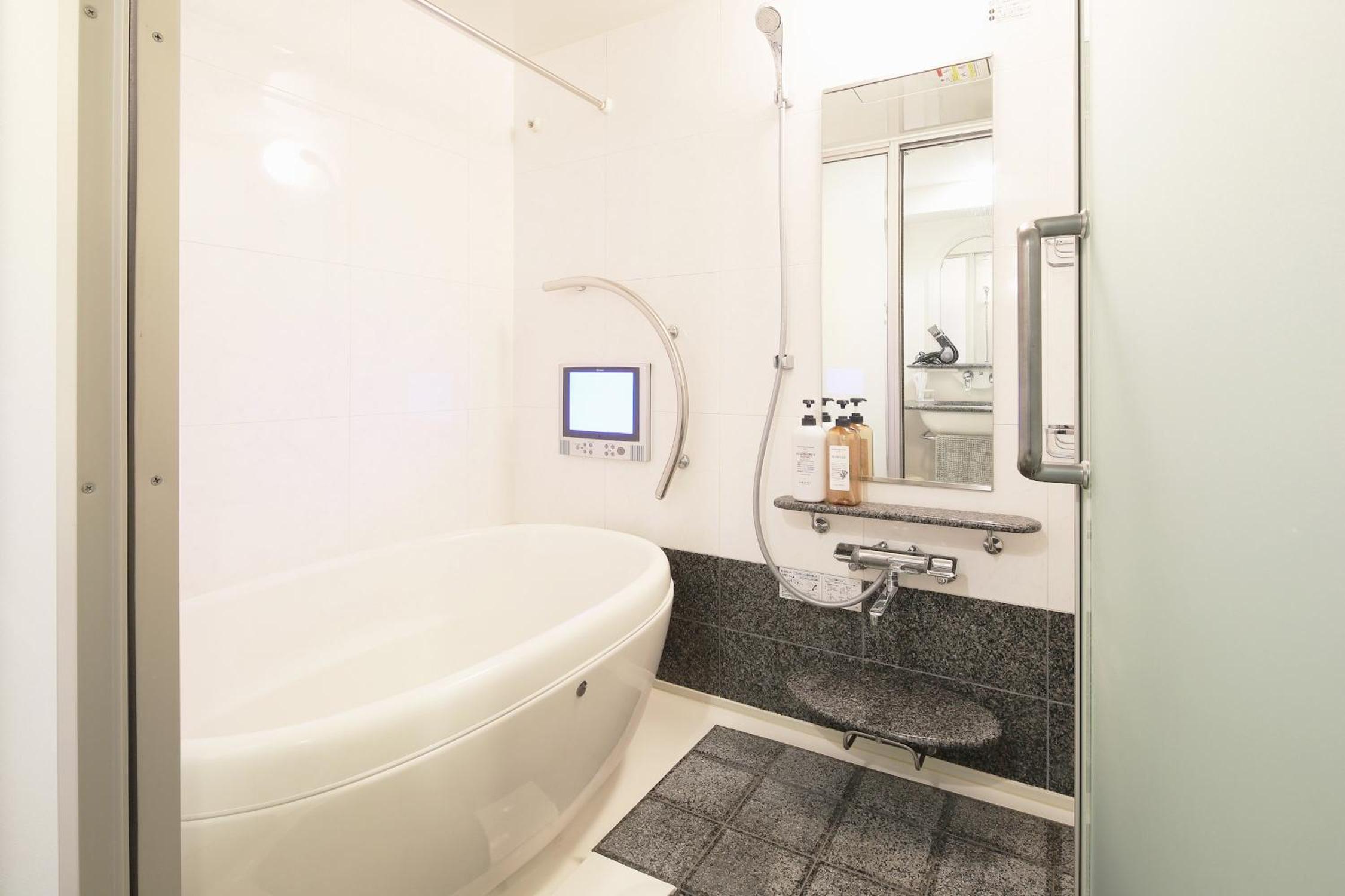 City Hotel Namba Suites