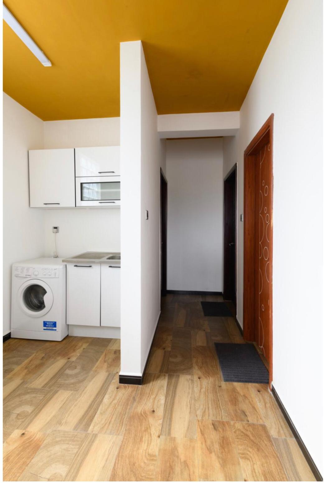 Amaze Residence luxury 2 bedroom apartment 4 view 3
