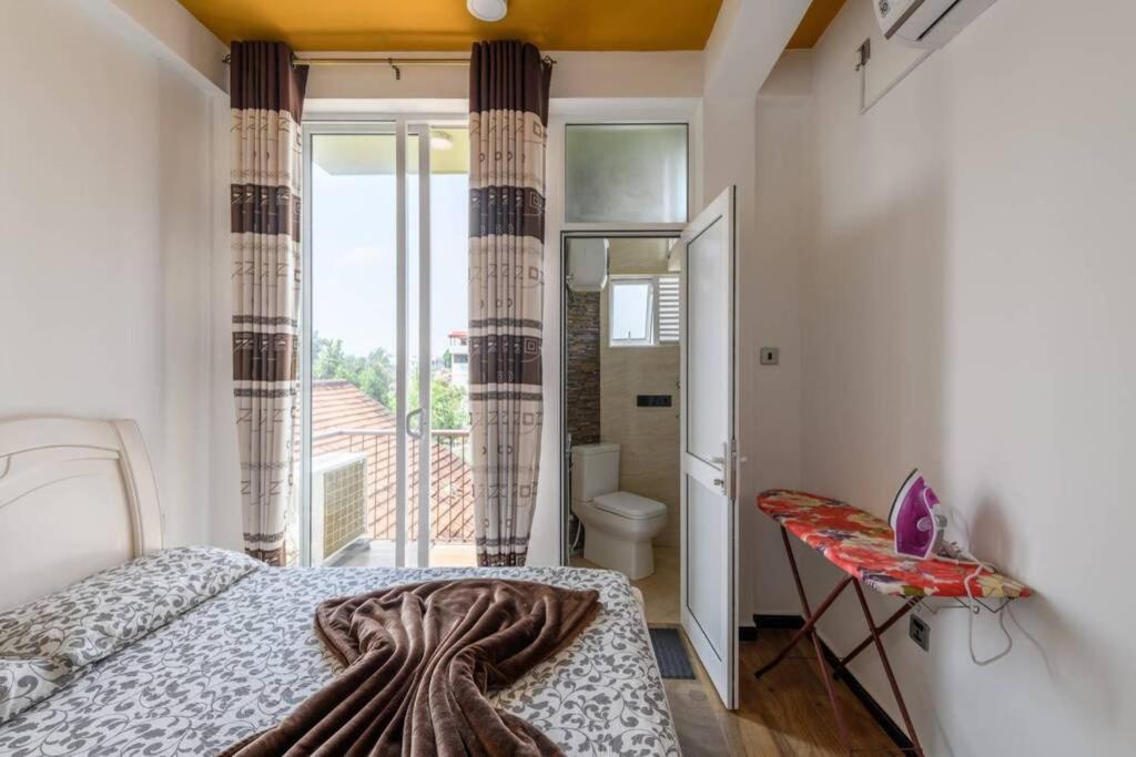Amaze Residence luxury 2 bedroom apartment 6 view 2