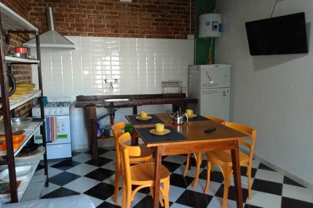Departamento Amoblado con Cochera