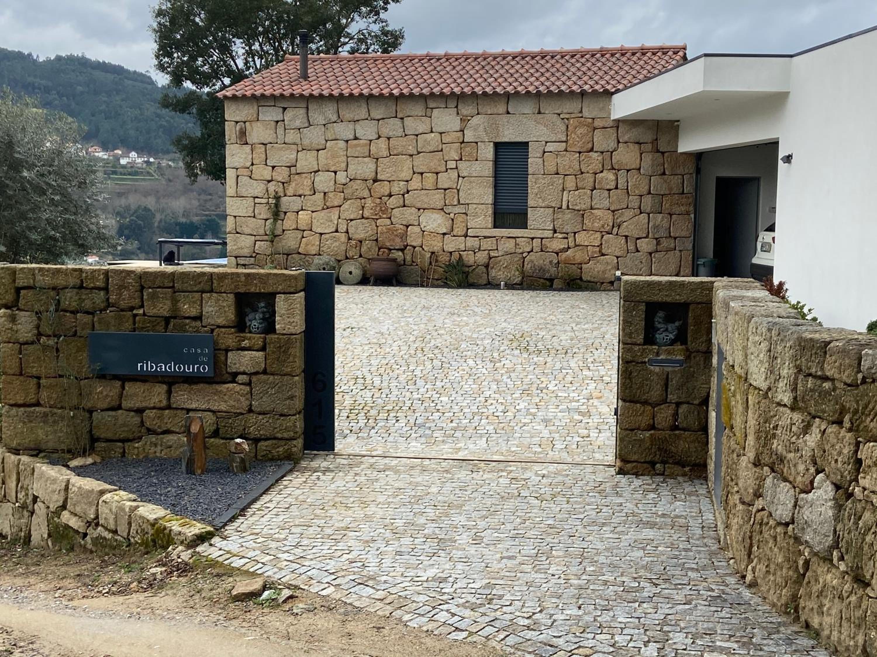 Hotel Casa de Ribadouro - Image 1
