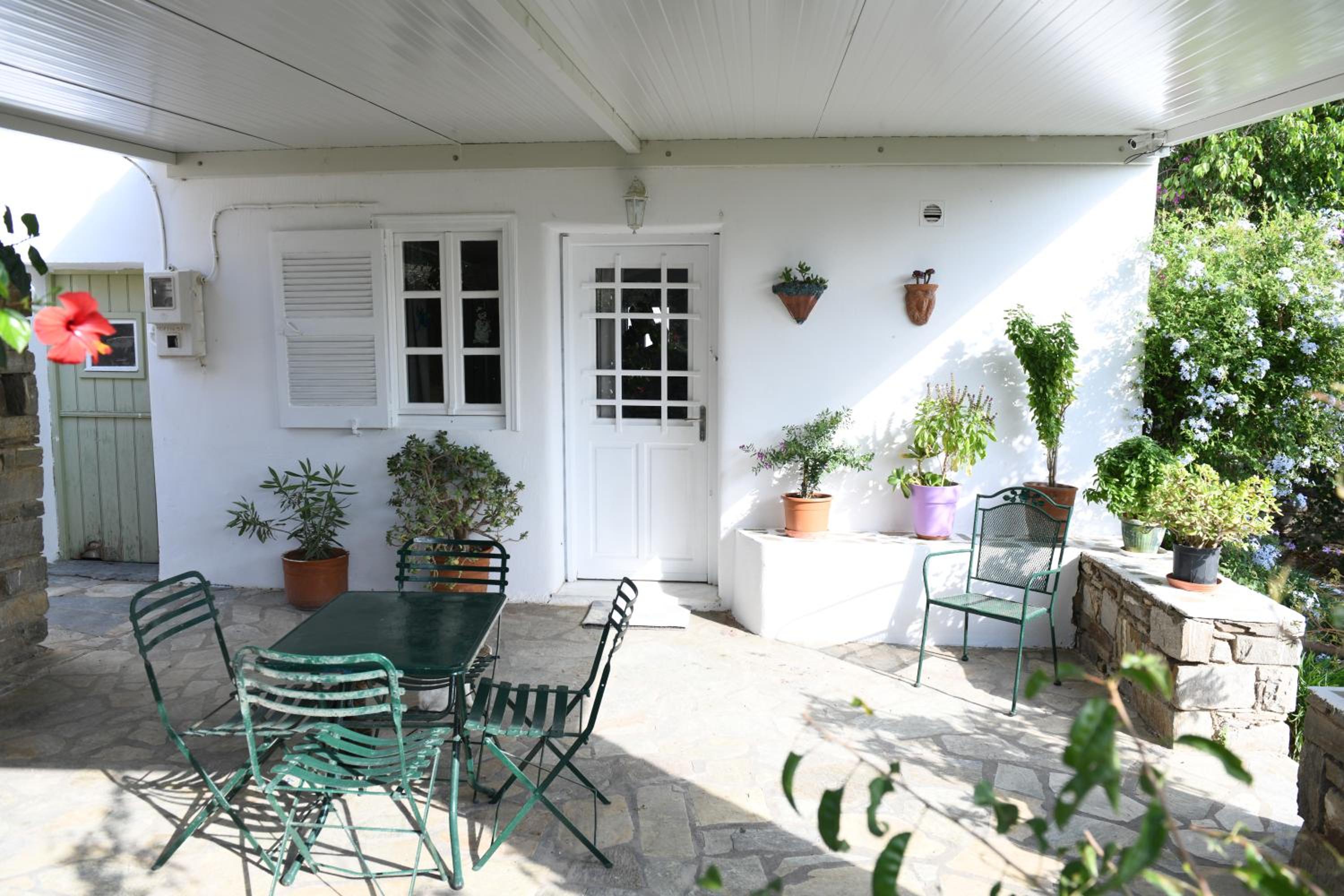 Cycladic House at the suburbs of Naousa photo 2