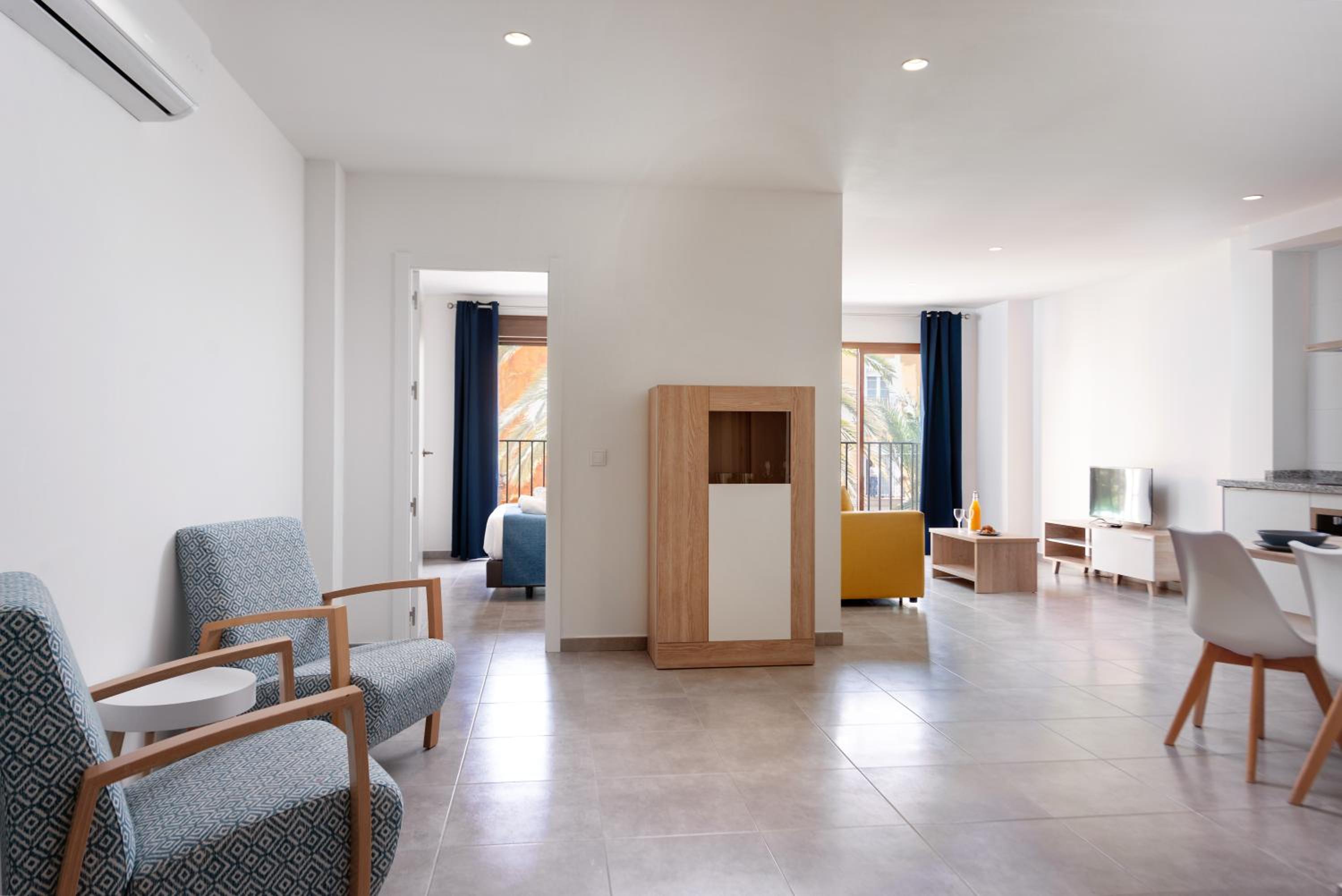 Apartamentos Quijano by Be Alicante