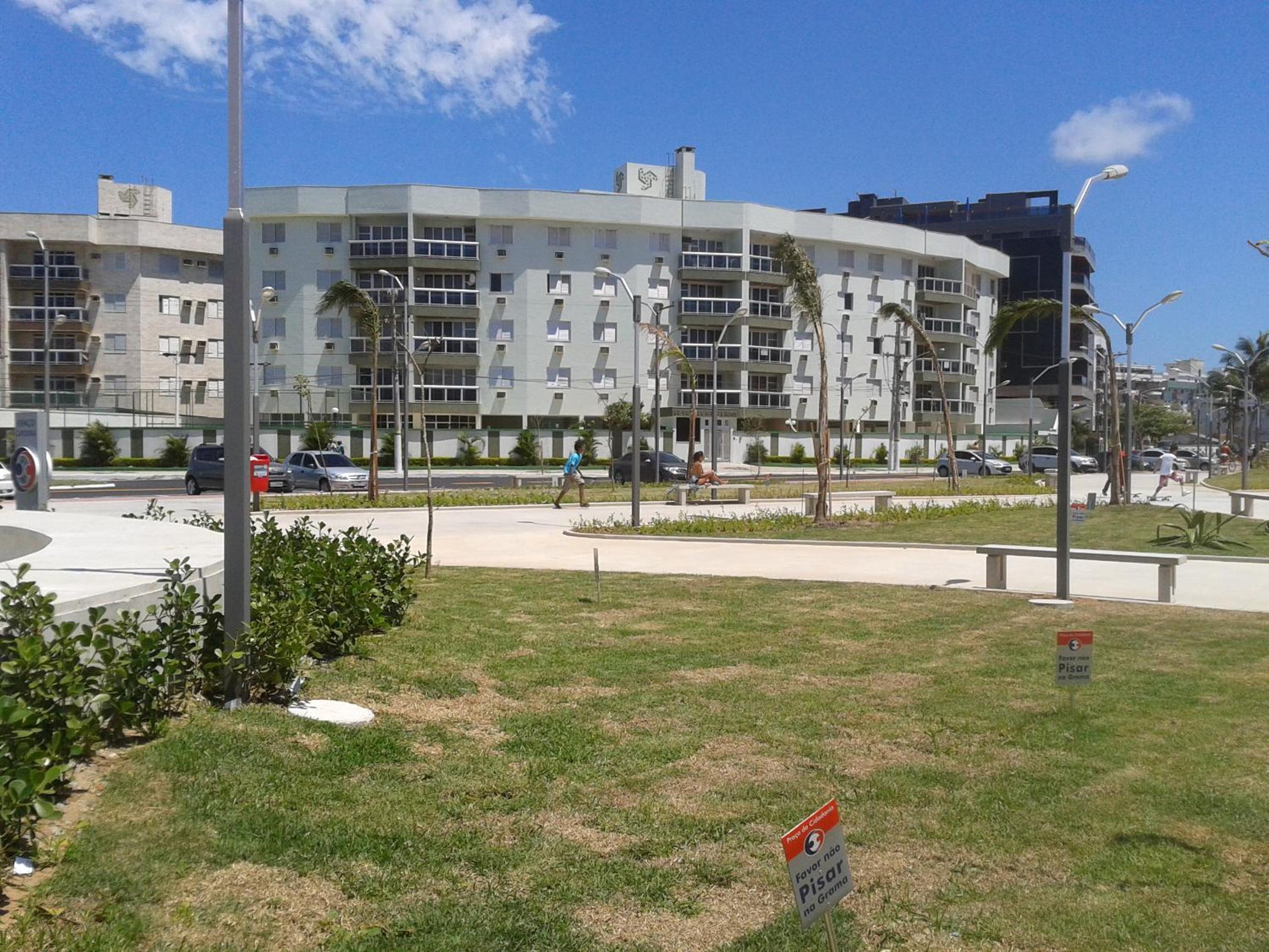 Joneson aluga um apto 3 Quartos na beira da Praia do Forte