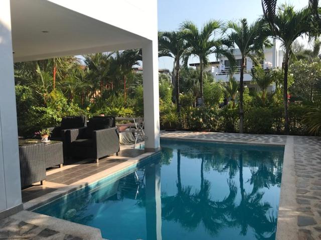 Mae Phim -Beachfront living in a villa with a private pool ! view 2