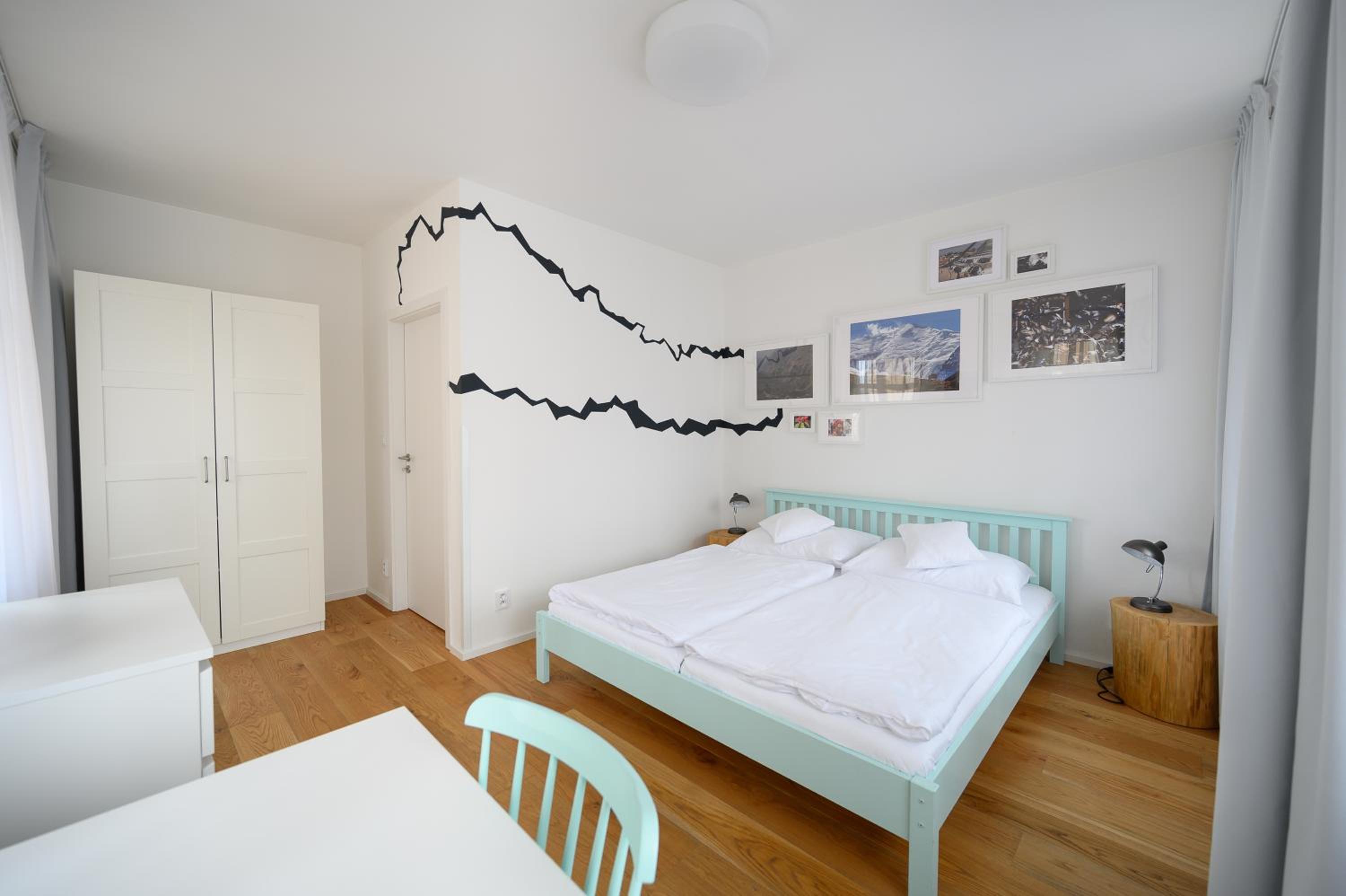 Světoběžník Bed & Wine
