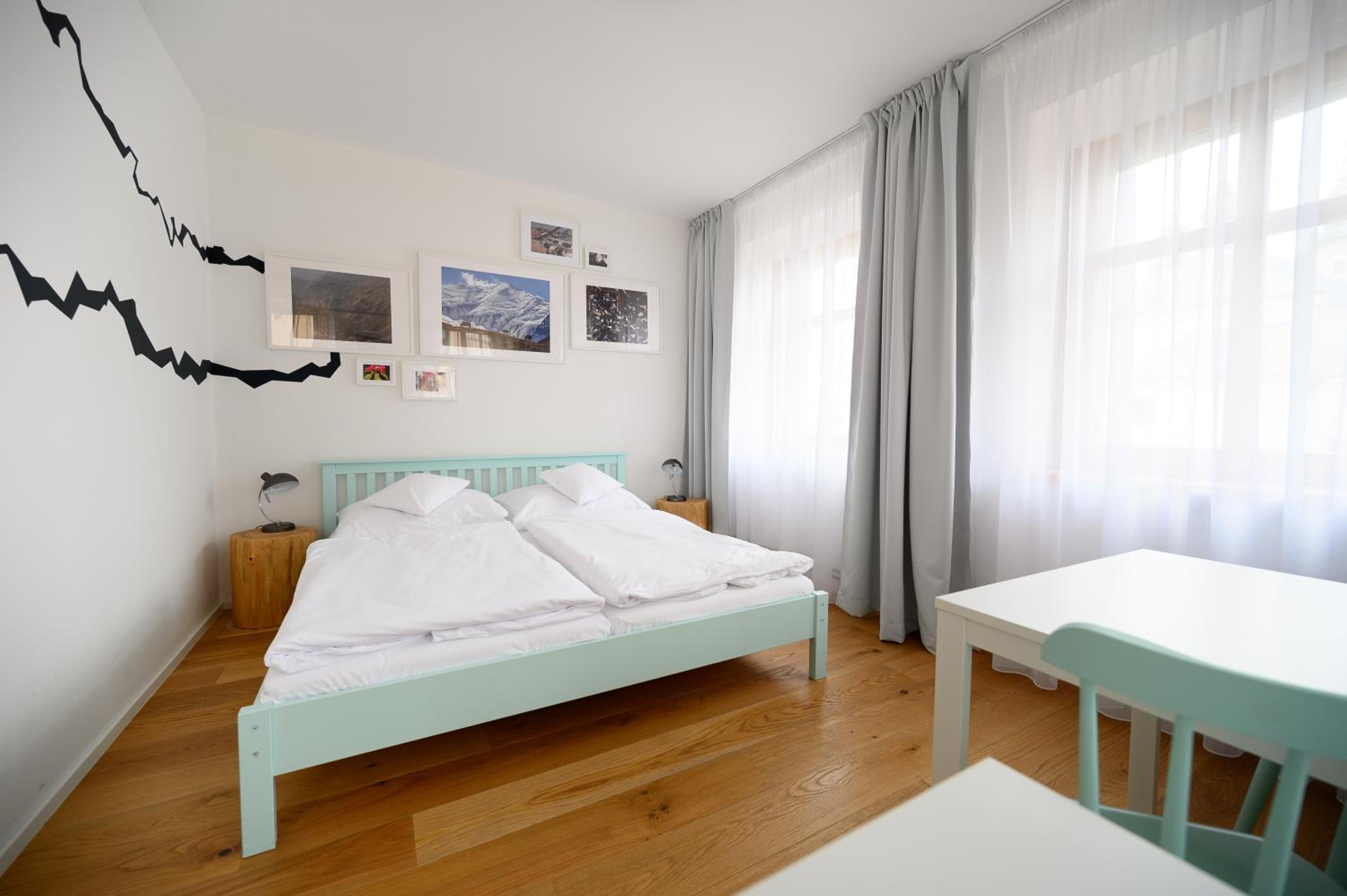 Světoběžník Bed & Wine