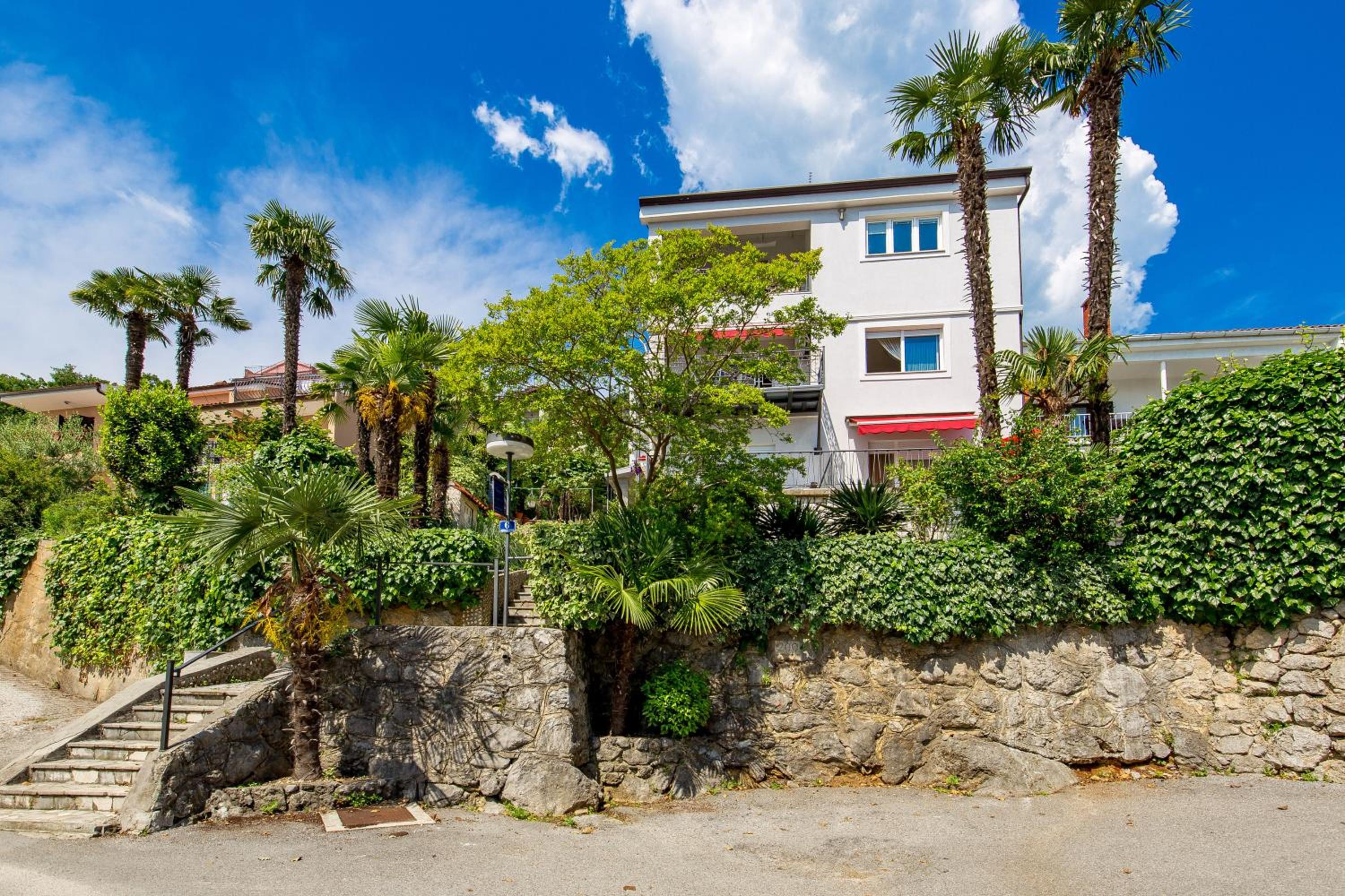 Little apartment Anja near the sea view 2