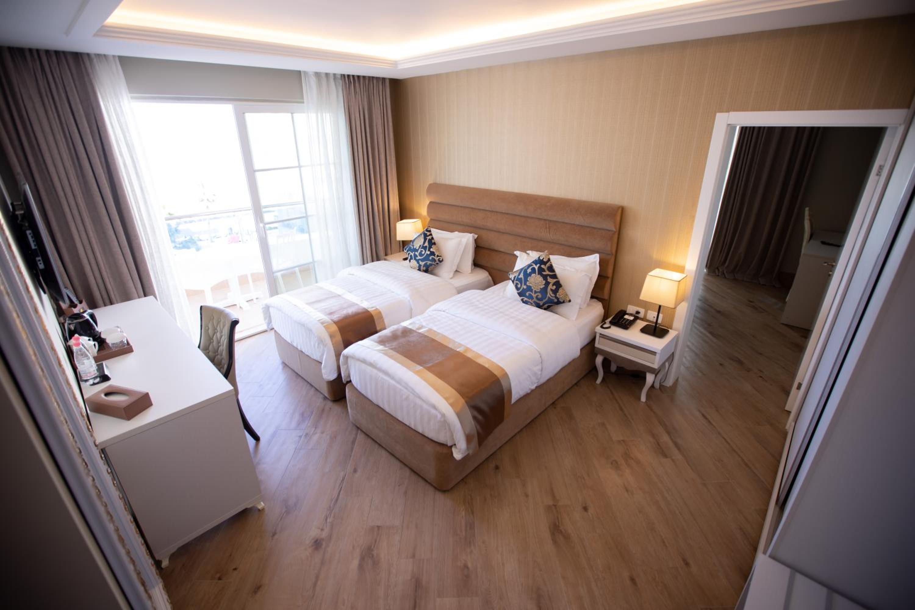 Grand Blue Fafa Resort & SPA