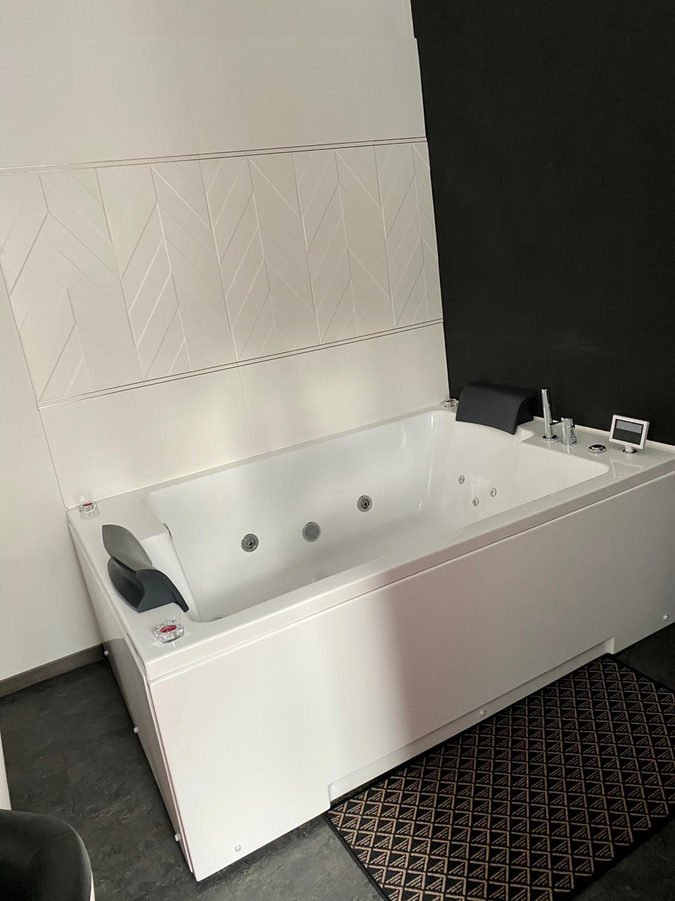 Jacuzzi