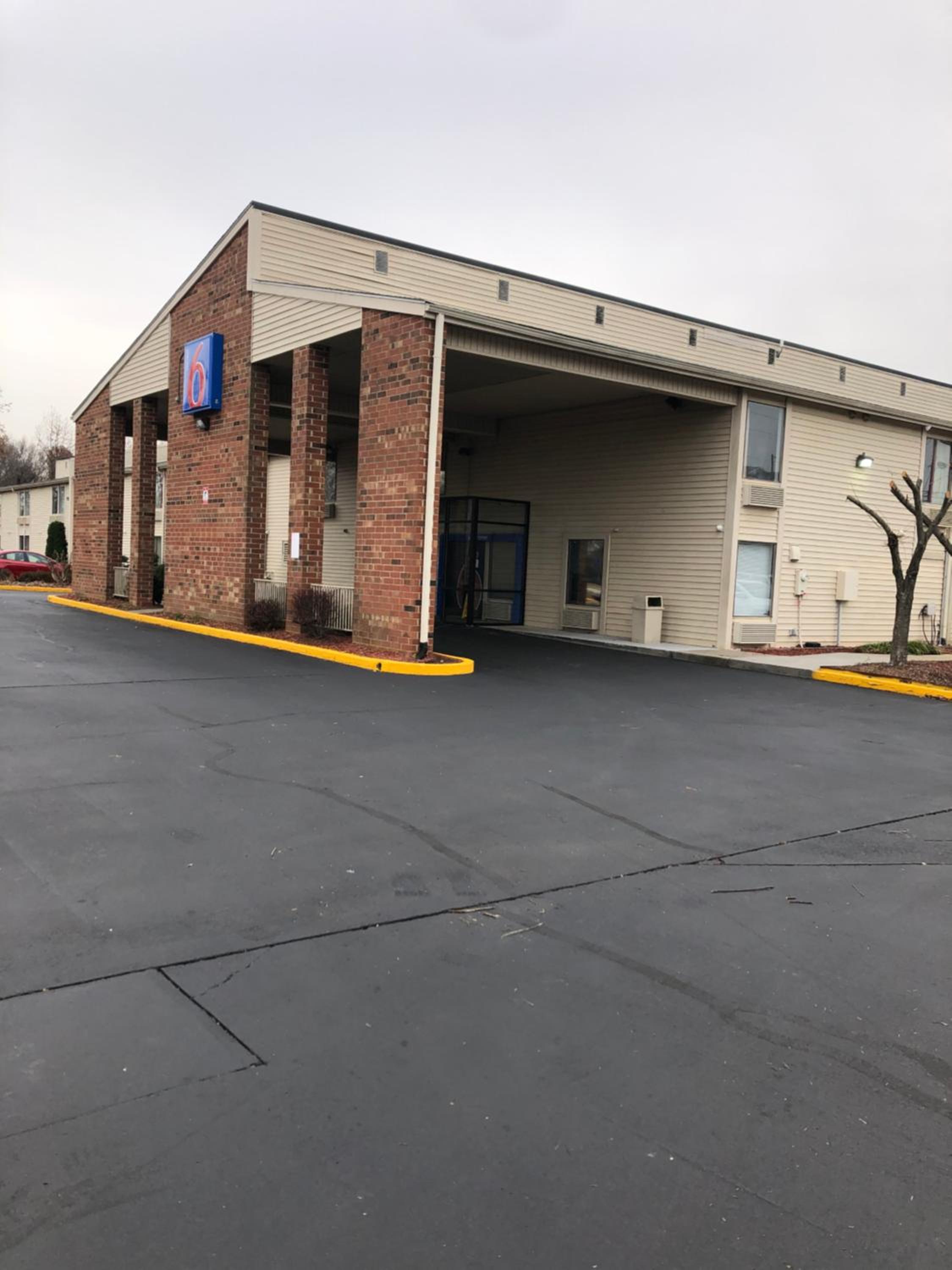 Motel 6-Greensboro, NC - Airport