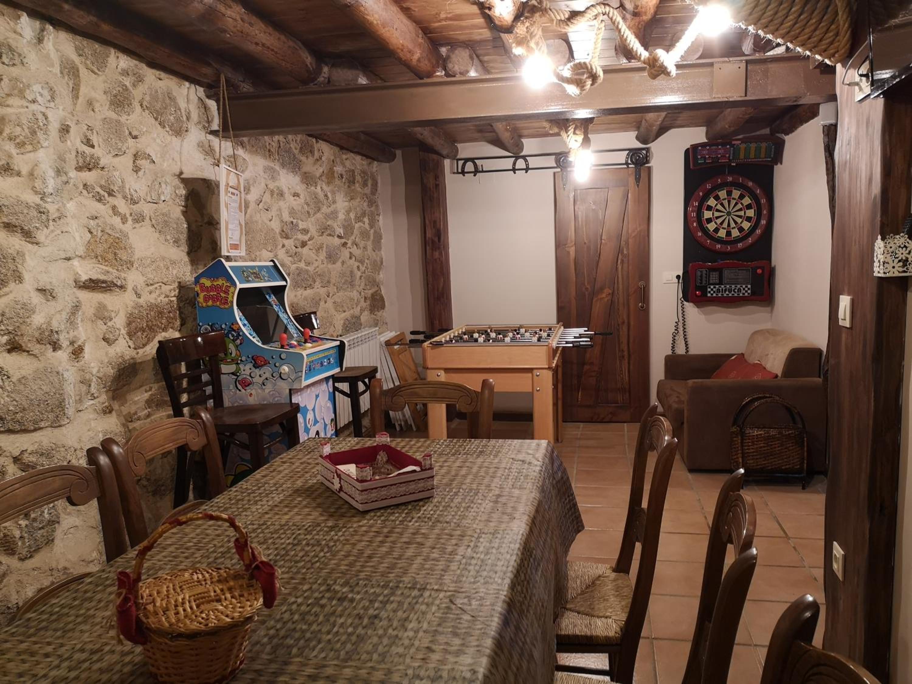 La Cantina casas rurales paredes view 2