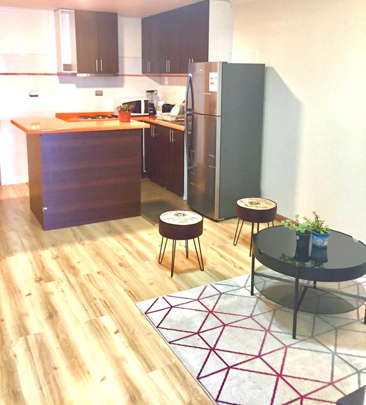 Departamento completo 43 mts2 (2 habs + 1 futón) - Centro Tomé - 5 personas max - Edificio Don Francisco