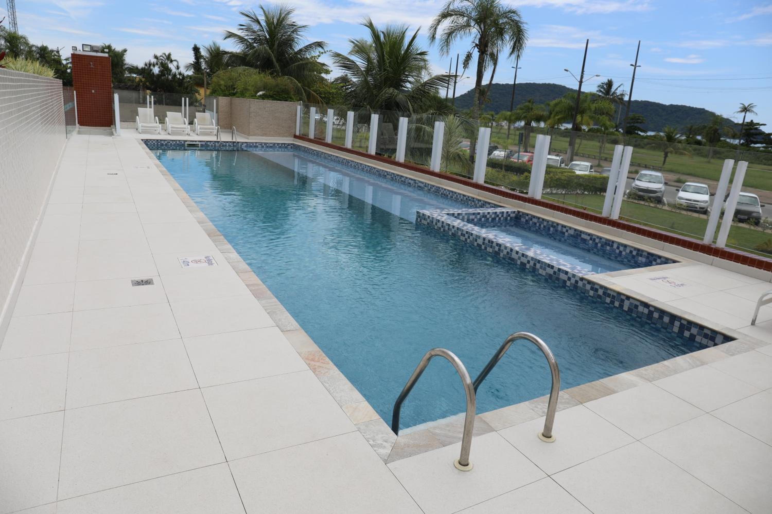 LINDO NOVISSIMO e PÉ NA AREIA view 2