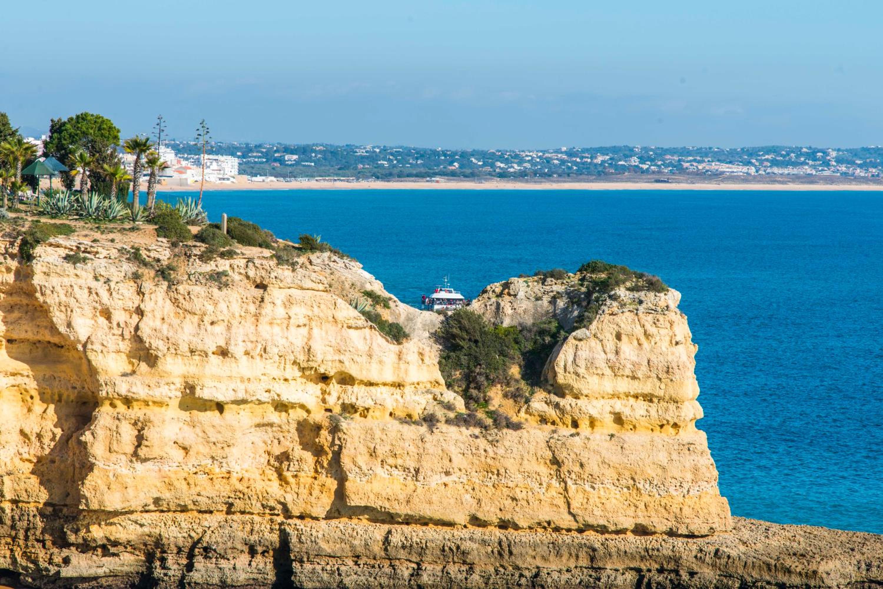 Casa do Barco, Vista Praia Armação Pêra view 3