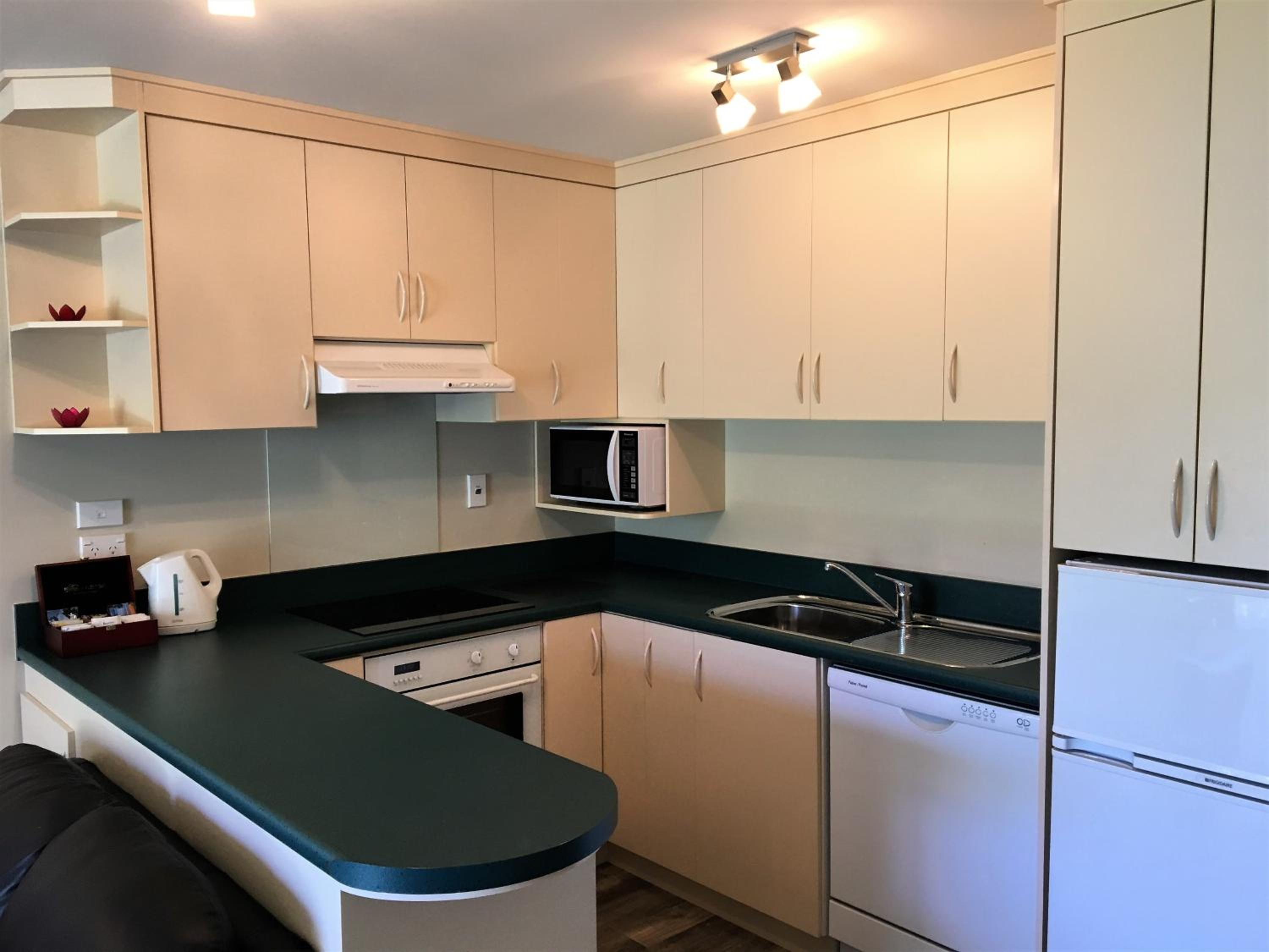 Fiordland Lakeview Motel and Apartments — photo 55