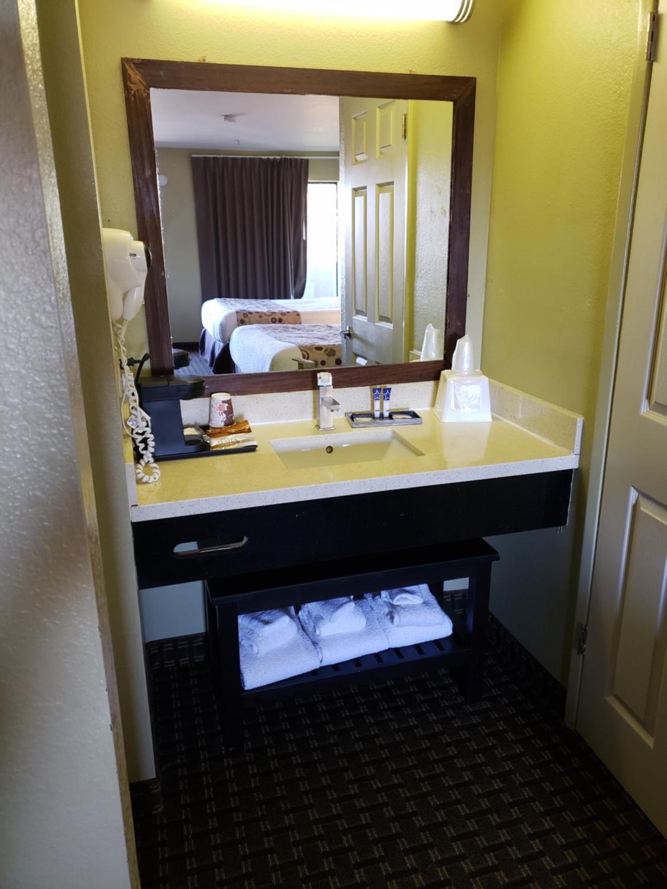 Vallejo Vacations - SureStay Hotel by Best Western Vallejo Napa Valley - Property Image 6
