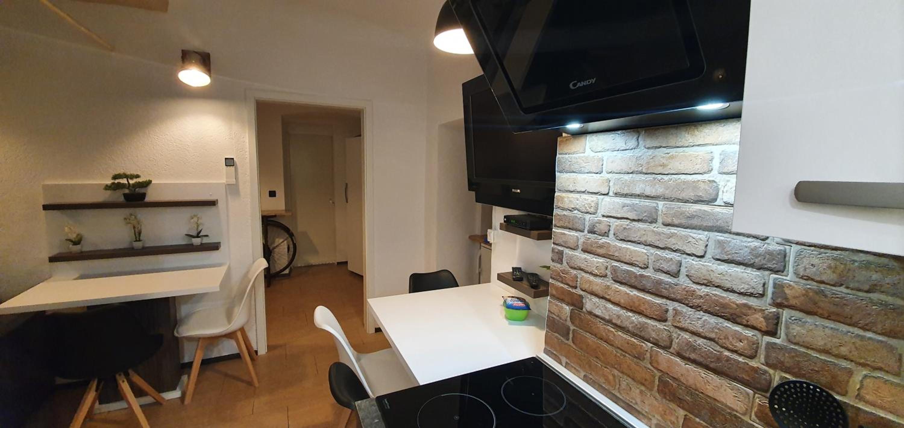 Apartment Central Station between Dragon and Triple Bridges view 4
