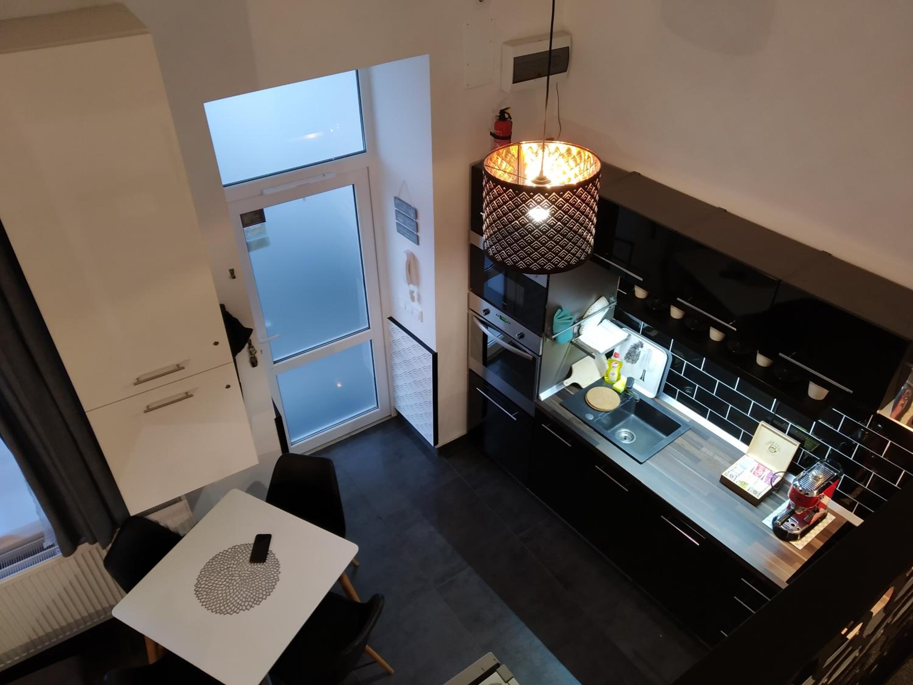 DownTown DeLuxe Apartment view 3