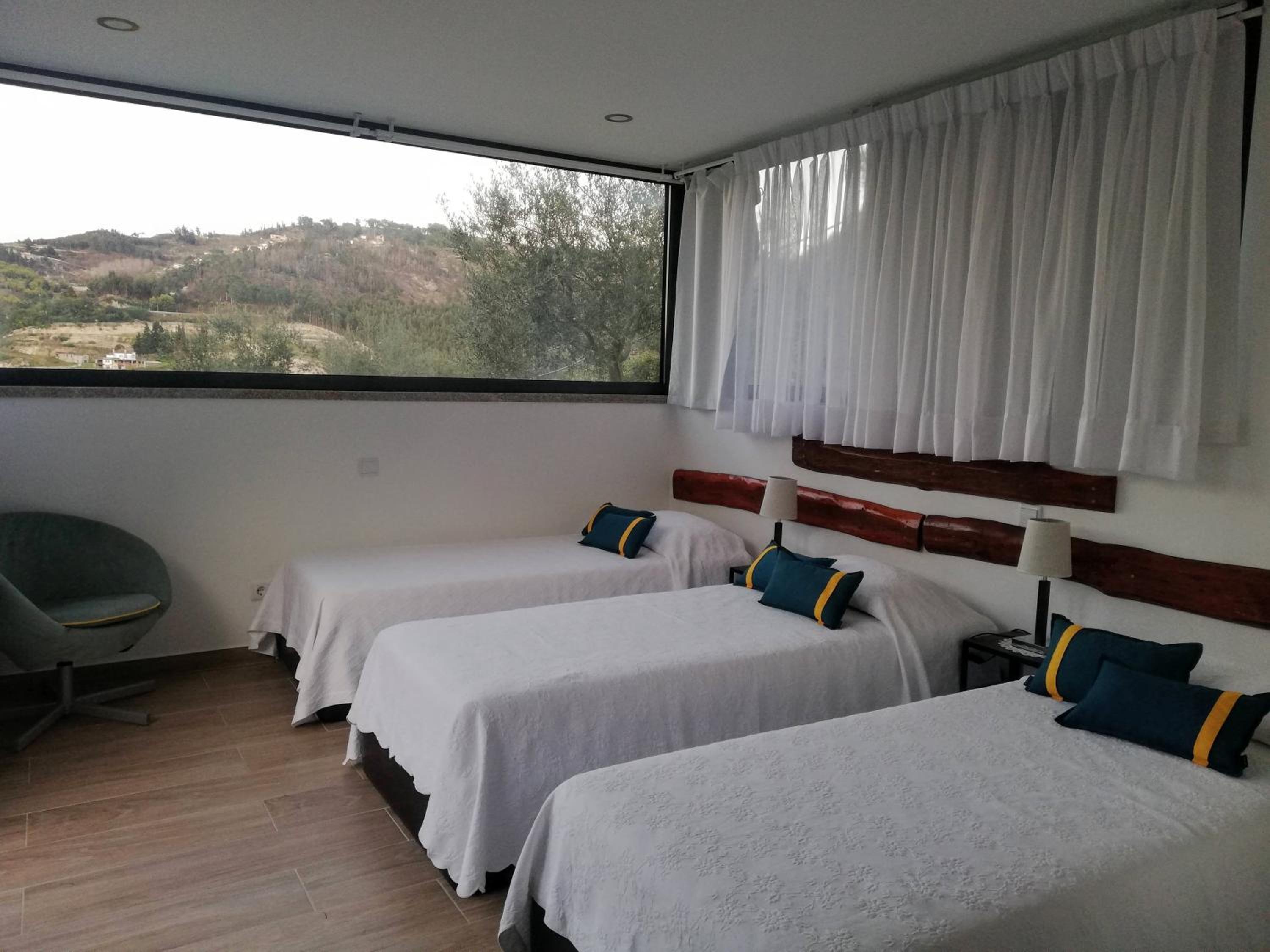 Casa dos Becos view 2