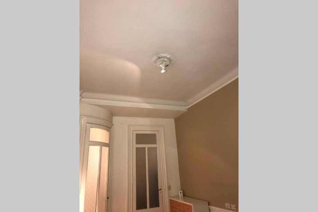 Spacious 2BR Historic Apartment Executive Ready Fast WiFi