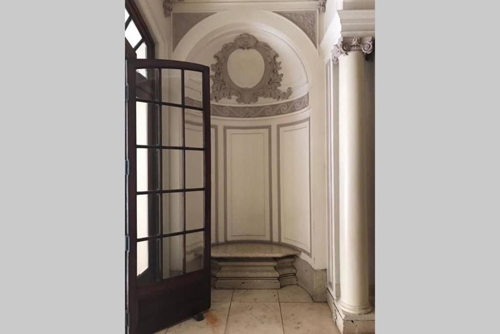 Spacious 2BR Historic Apartment Executive Ready Fast WiFi
