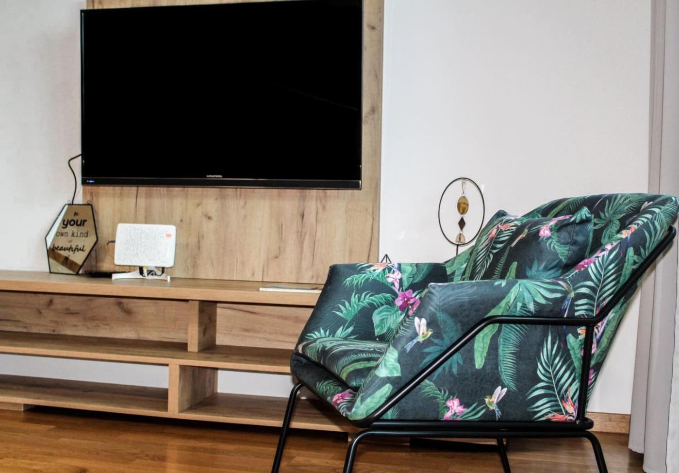 Bright, modern & cozy apartment view 5