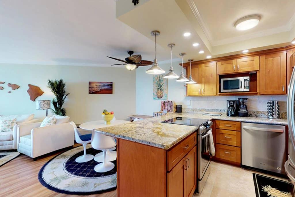 Oceanfront penthouse with amazing views at Kauhale Makai view 4