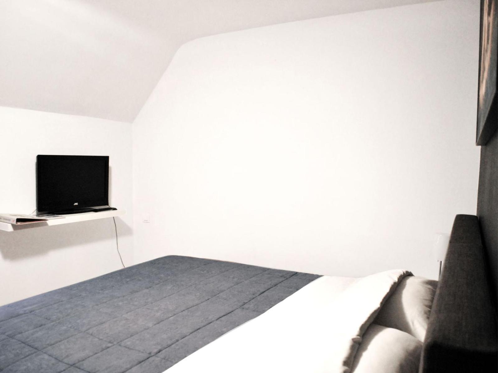 B&B Le Clos du Lac view 2