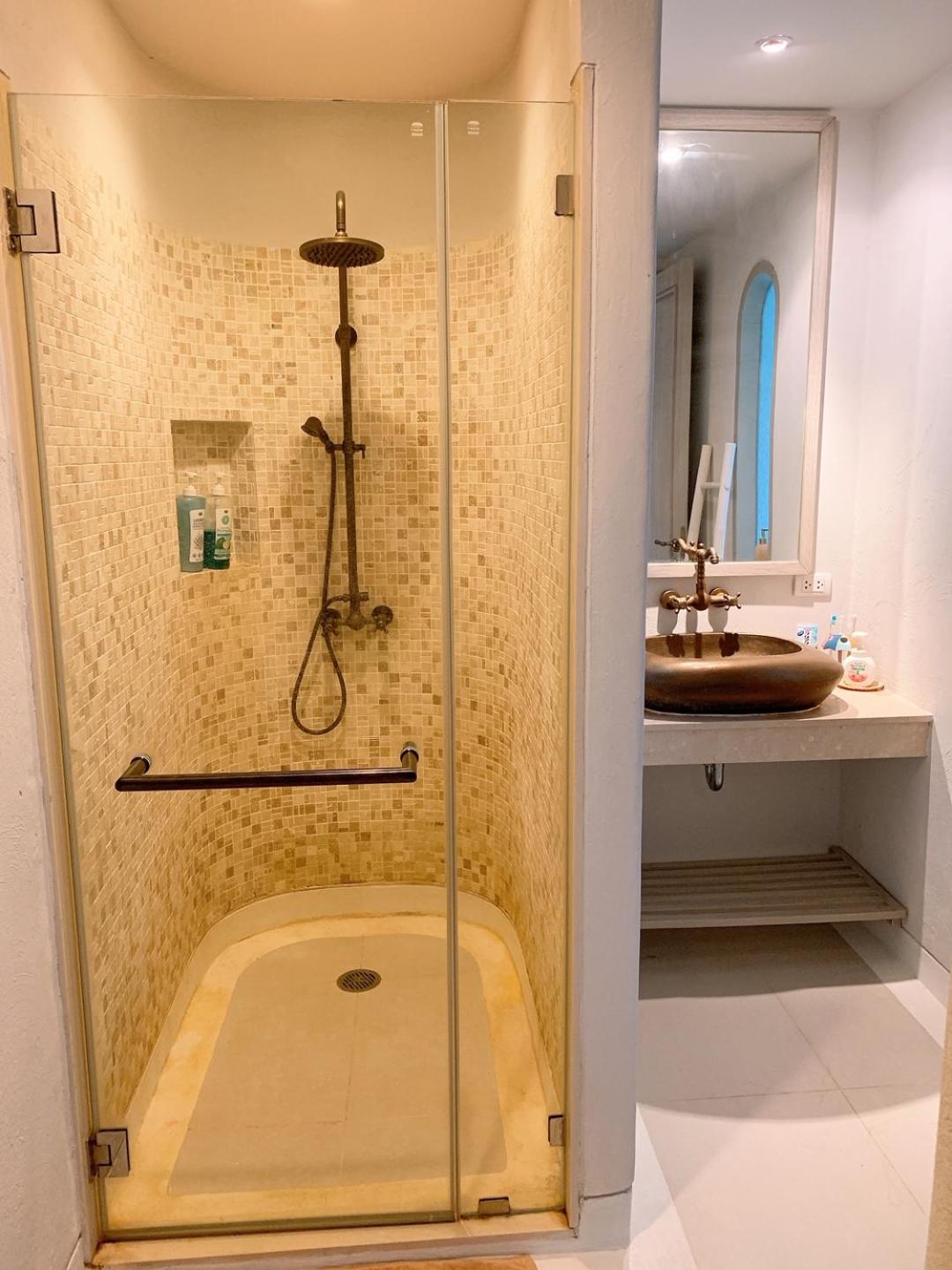 Chelona huahin beachfront condominium