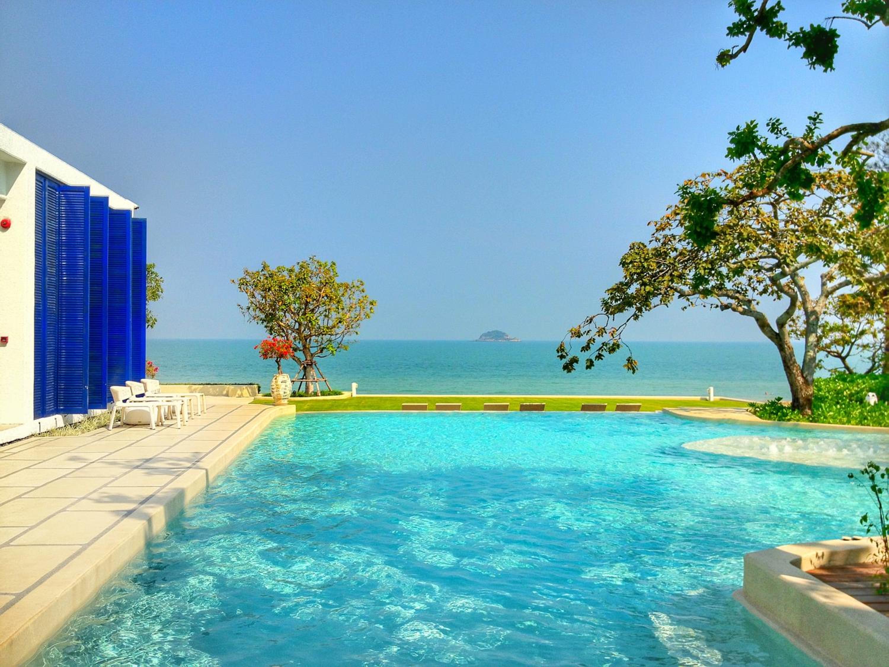 Chelona huahin beachfront condominium