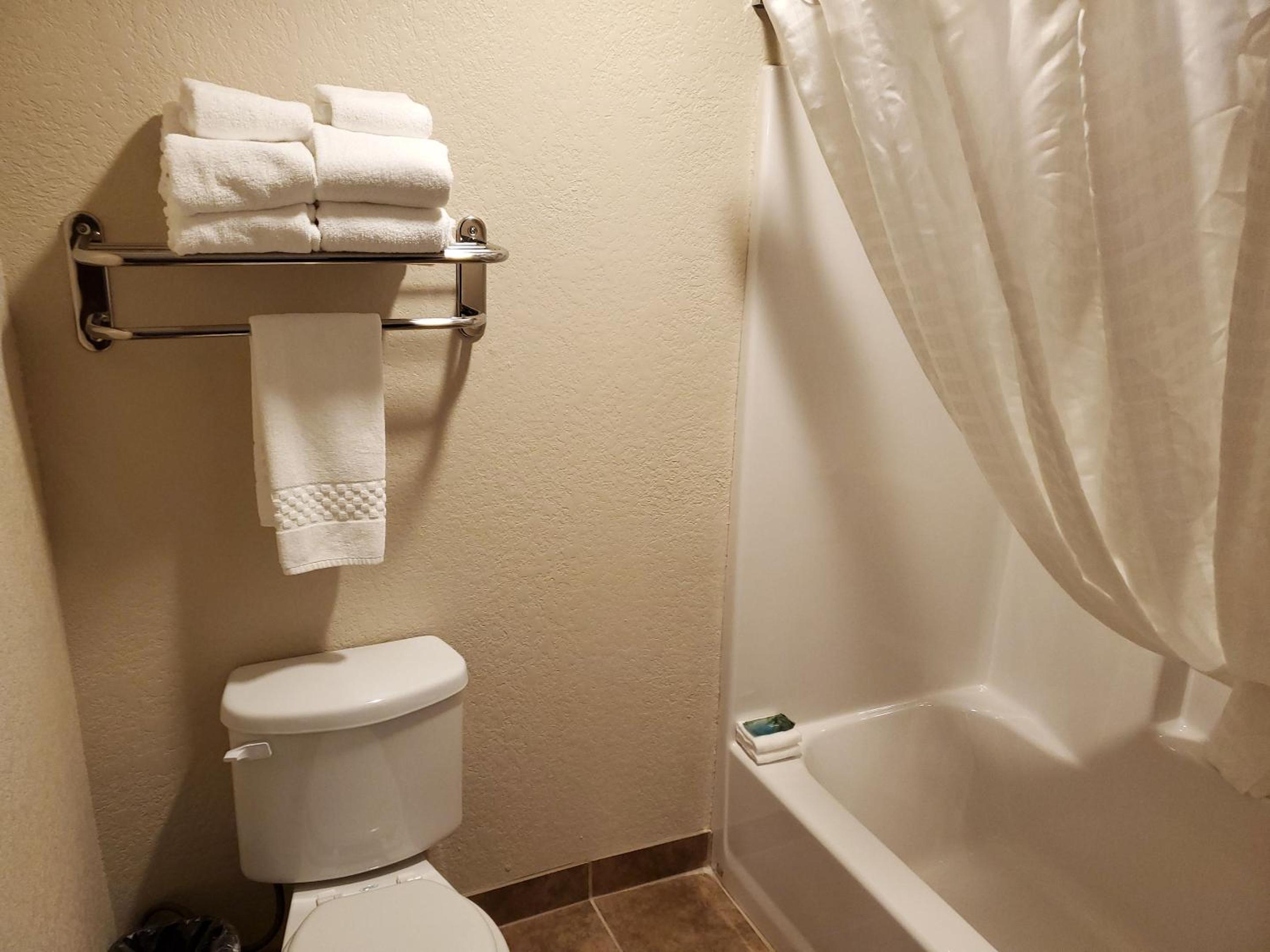 Cobblestone Inn  Suites Maryville - Property Image 9