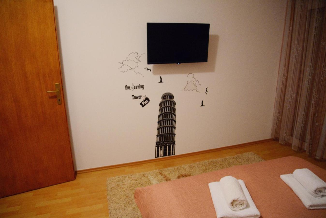 Photo 32