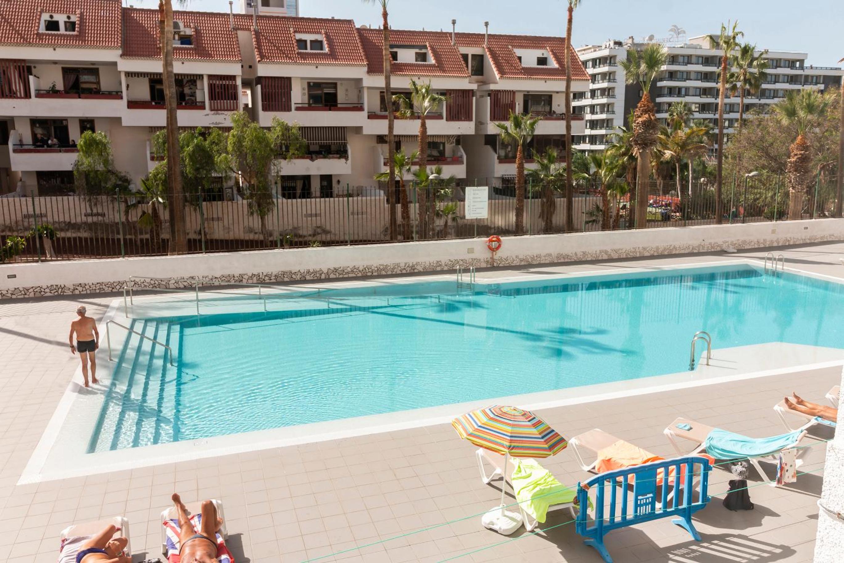 HomeForGuest Modern and recently renovated apartment in Arona view 4