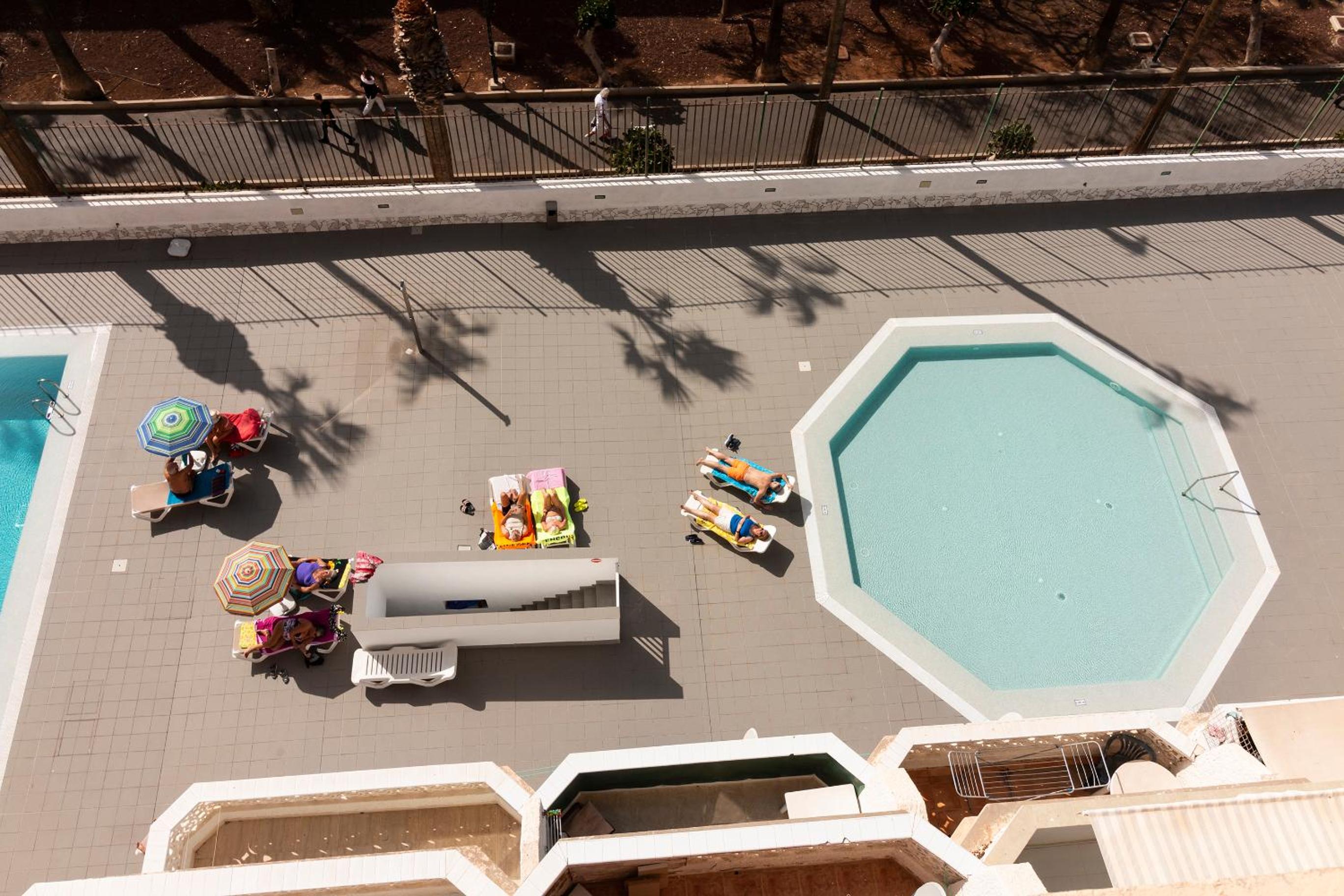 HomeForGuest Modern and recently renovated apartment in Arona view 5