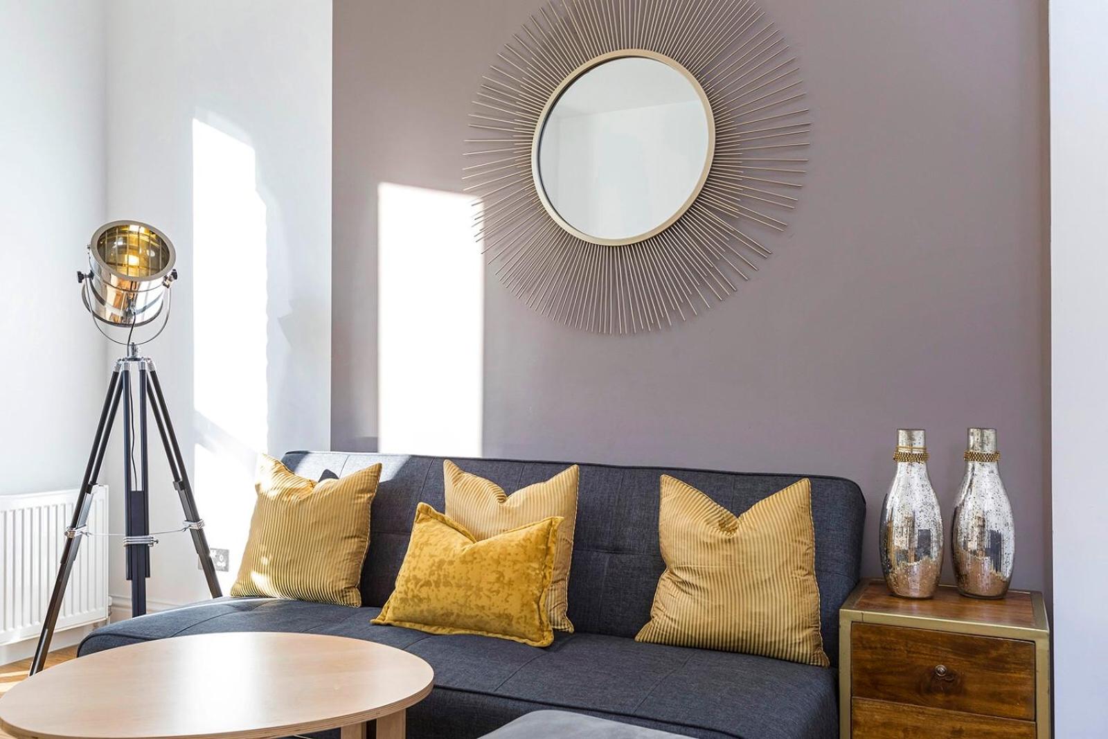 Stylish 2 Bed Apartment-Zone 2 - 10 Minutes to the heart of London- sleeps up 8