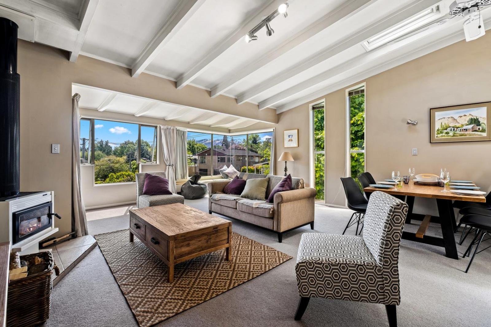 Taha Wai - Wanaka Holiday Home view 3