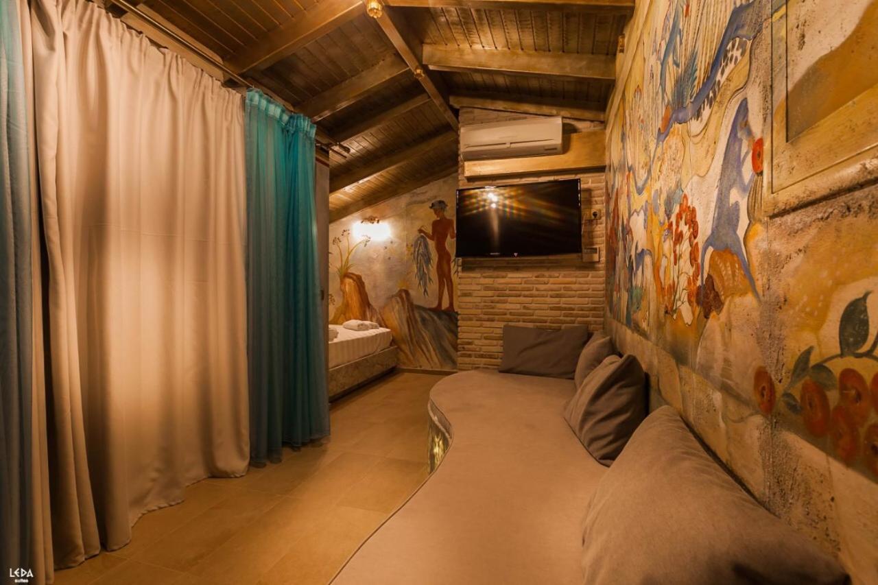Leda Suites